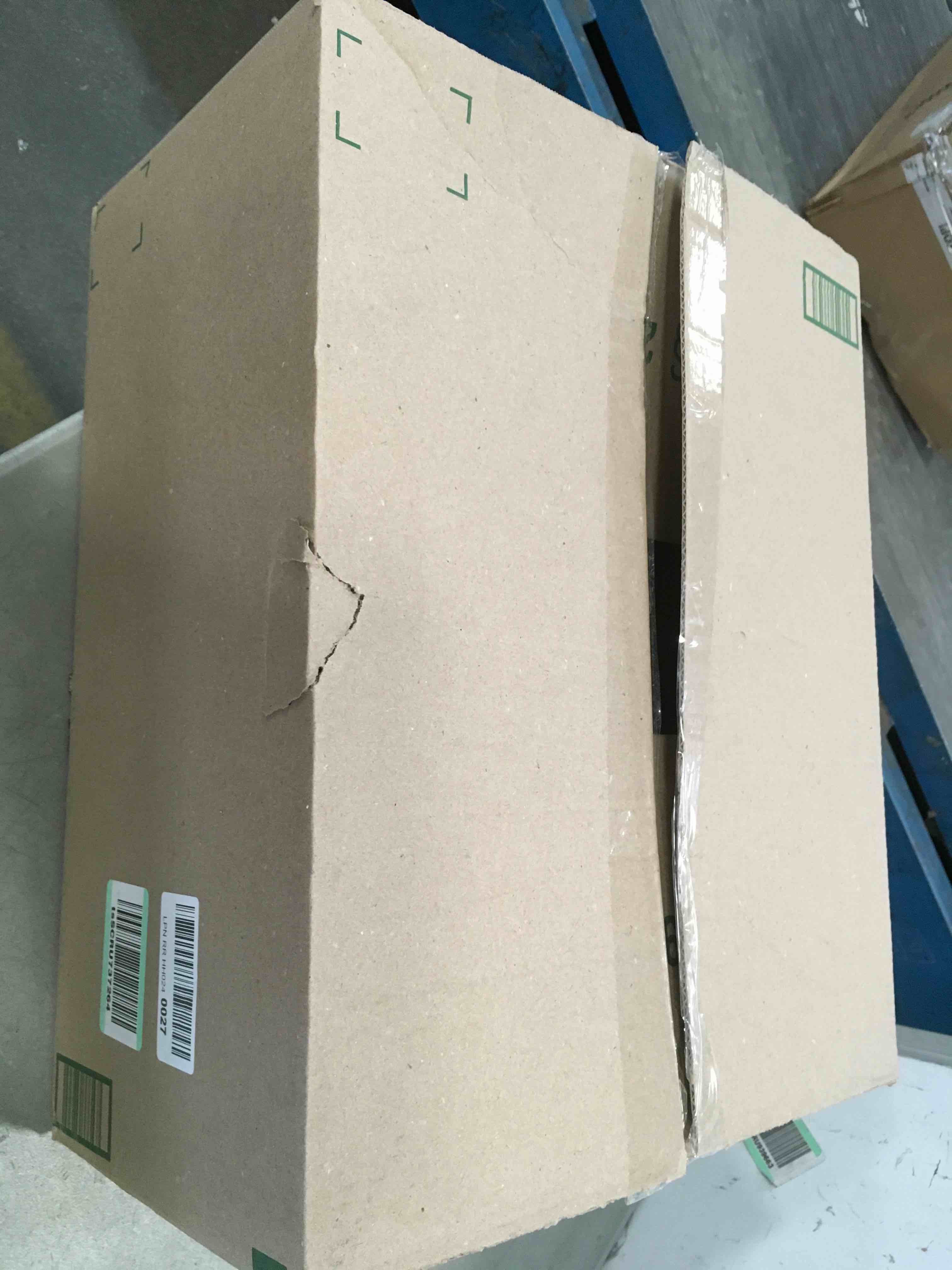 https://s3.amazonaws.com/lotting-images-prod/bidfta/BLU5695169_1714318884846.jpeg