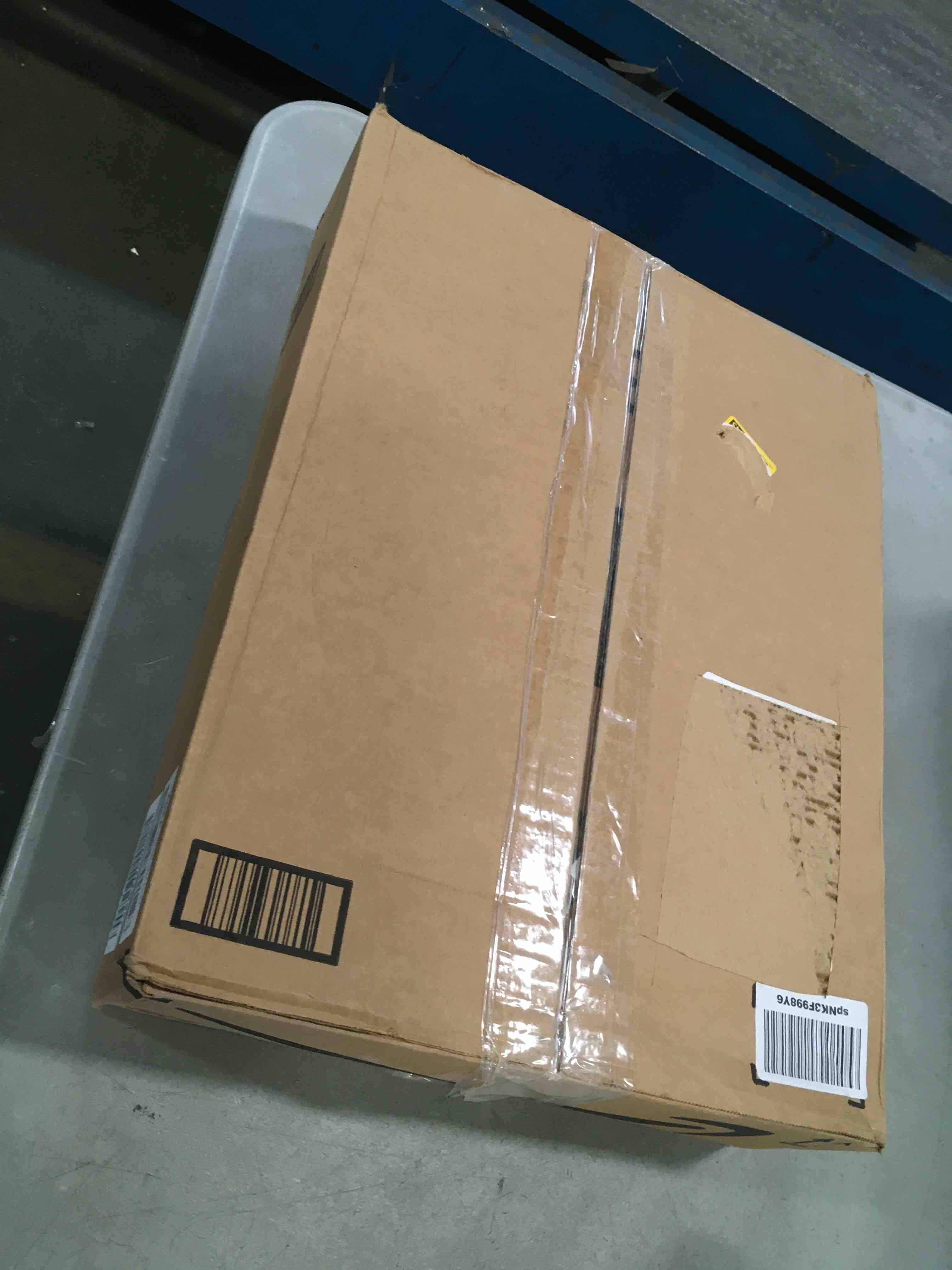 https://s3.amazonaws.com/lotting-images-prod/bidfta/BLU5695179_1714320241917.jpeg