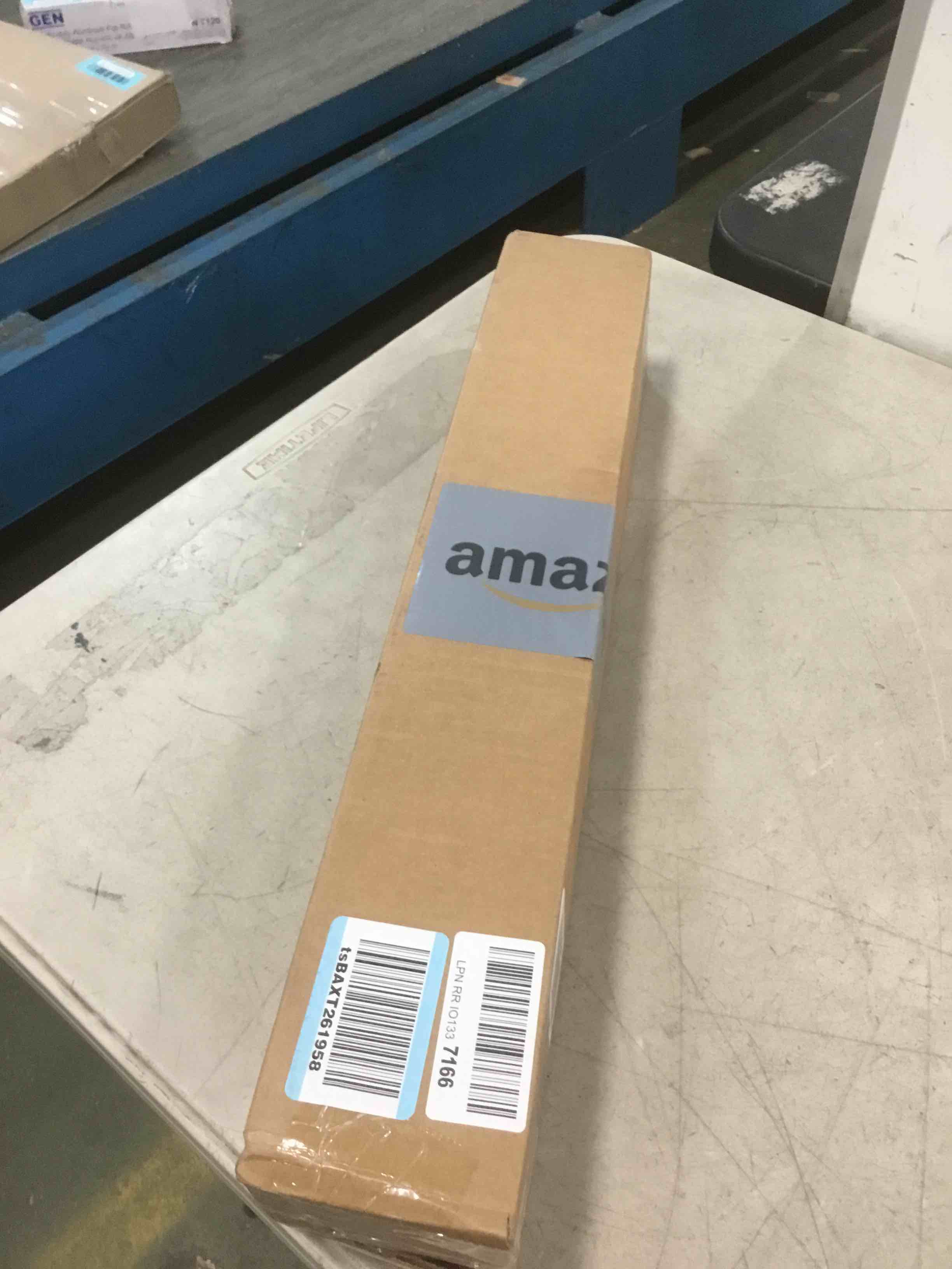 https://s3.amazonaws.com/lotting-images-prod/bidfta/BLU5695414_1714500218210.jpeg