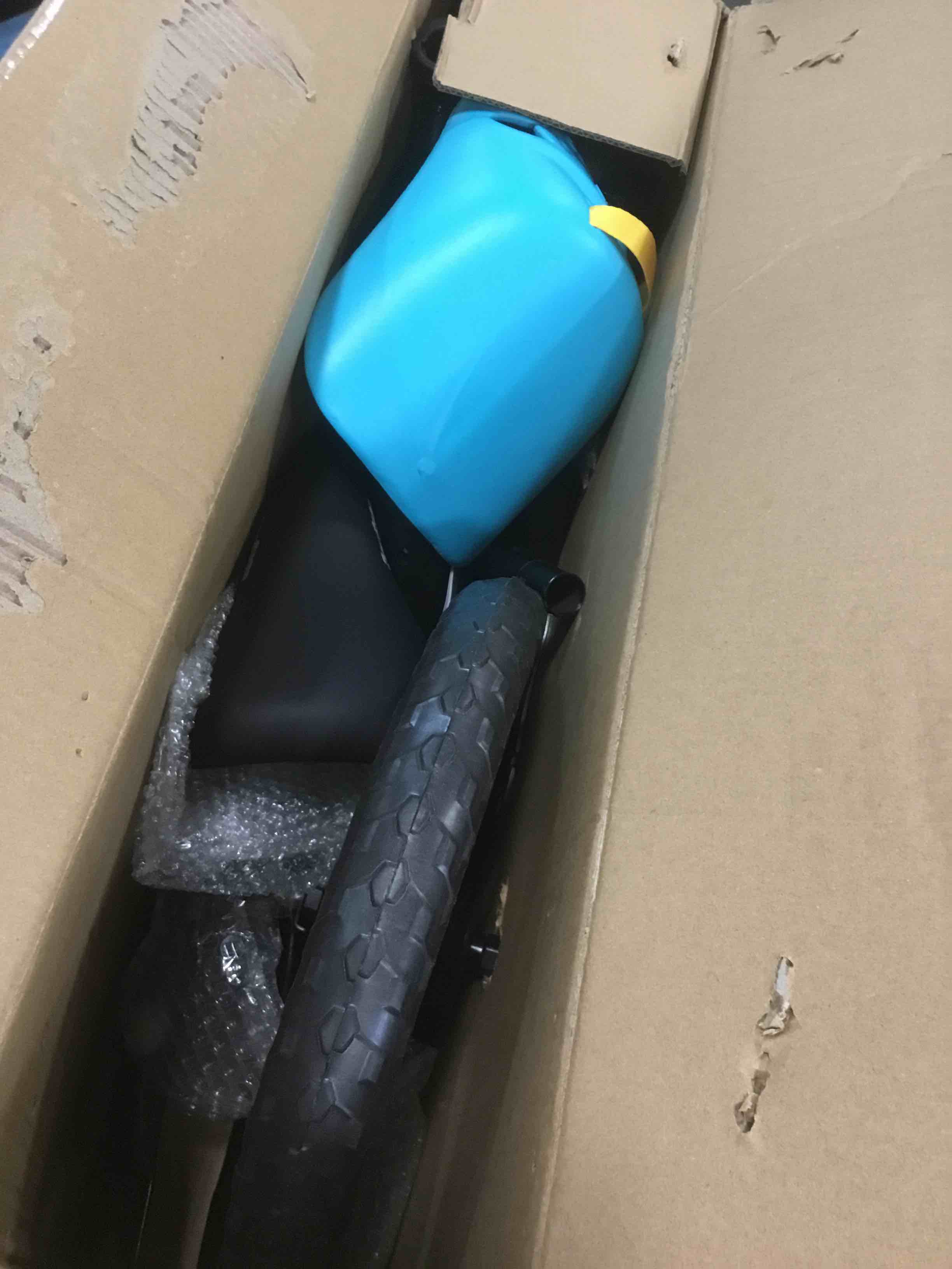 https://s3.amazonaws.com/lotting-images-prod/bidfta/BLU5695419_1714500890228.jpeg