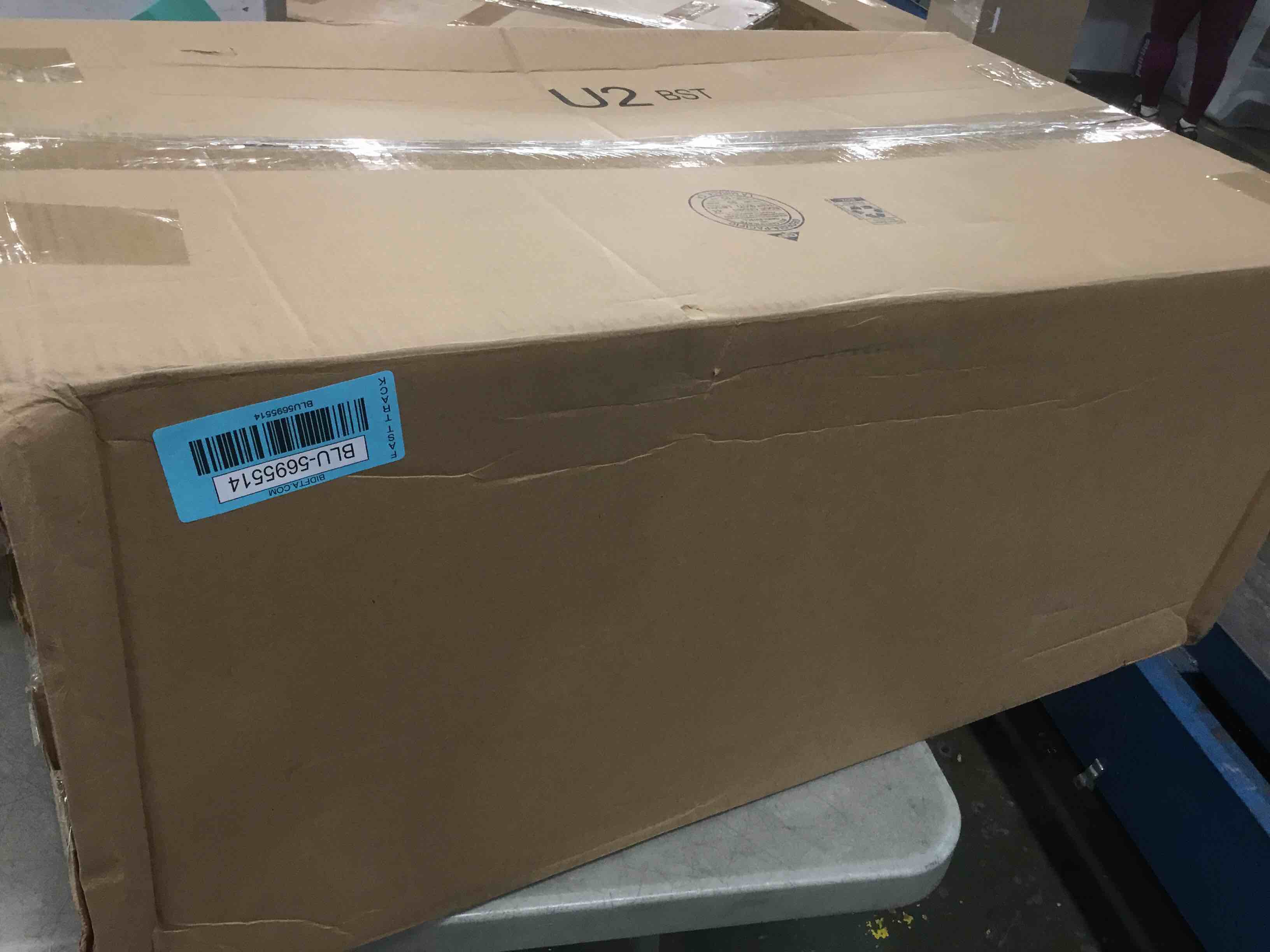 https://s3.amazonaws.com/lotting-images-prod/bidfta/BLU5695514_1714563975913.jpeg