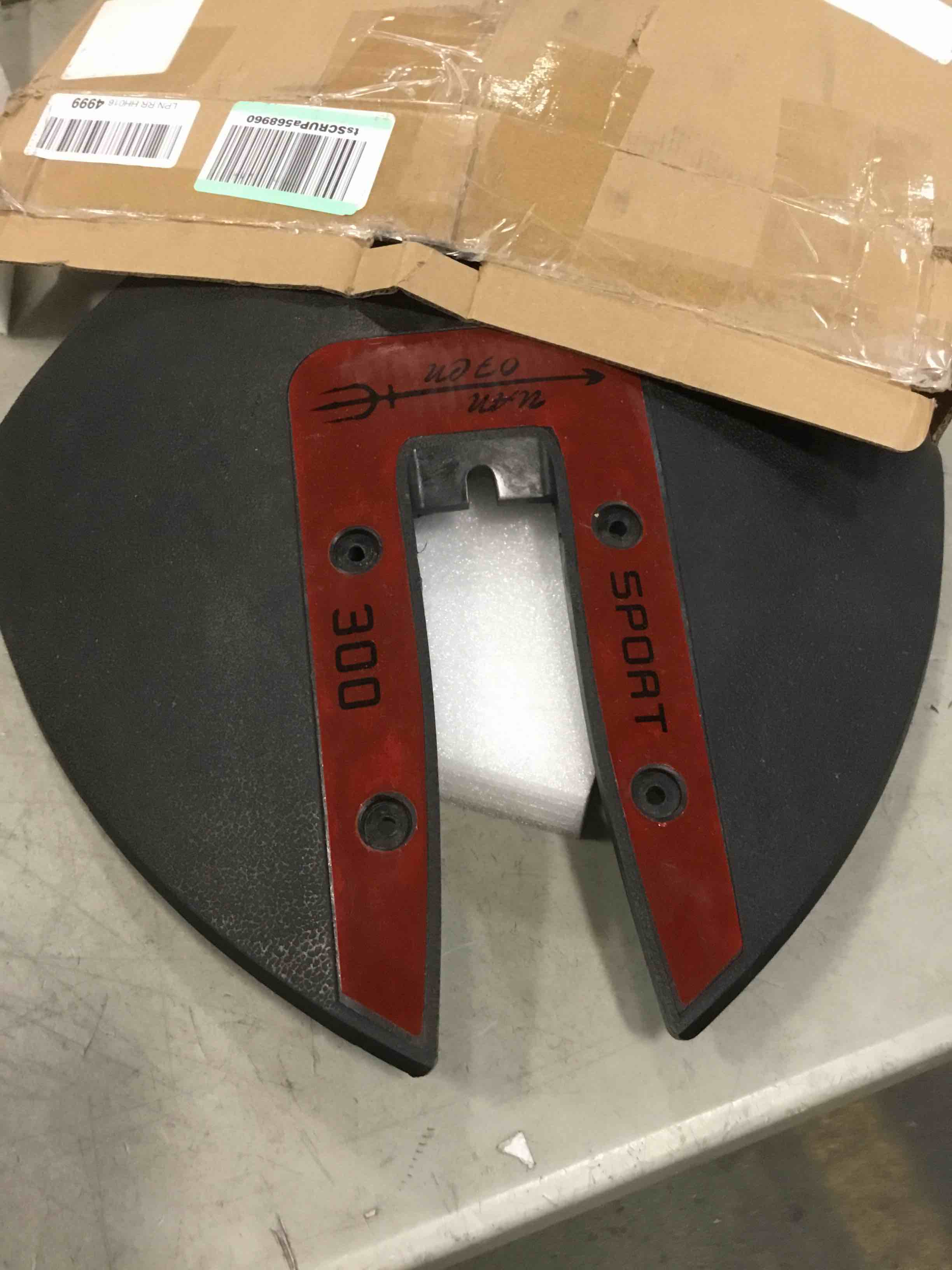 https://s3.amazonaws.com/lotting-images-prod/bidfta/BLU5695553_1714568586635.jpeg