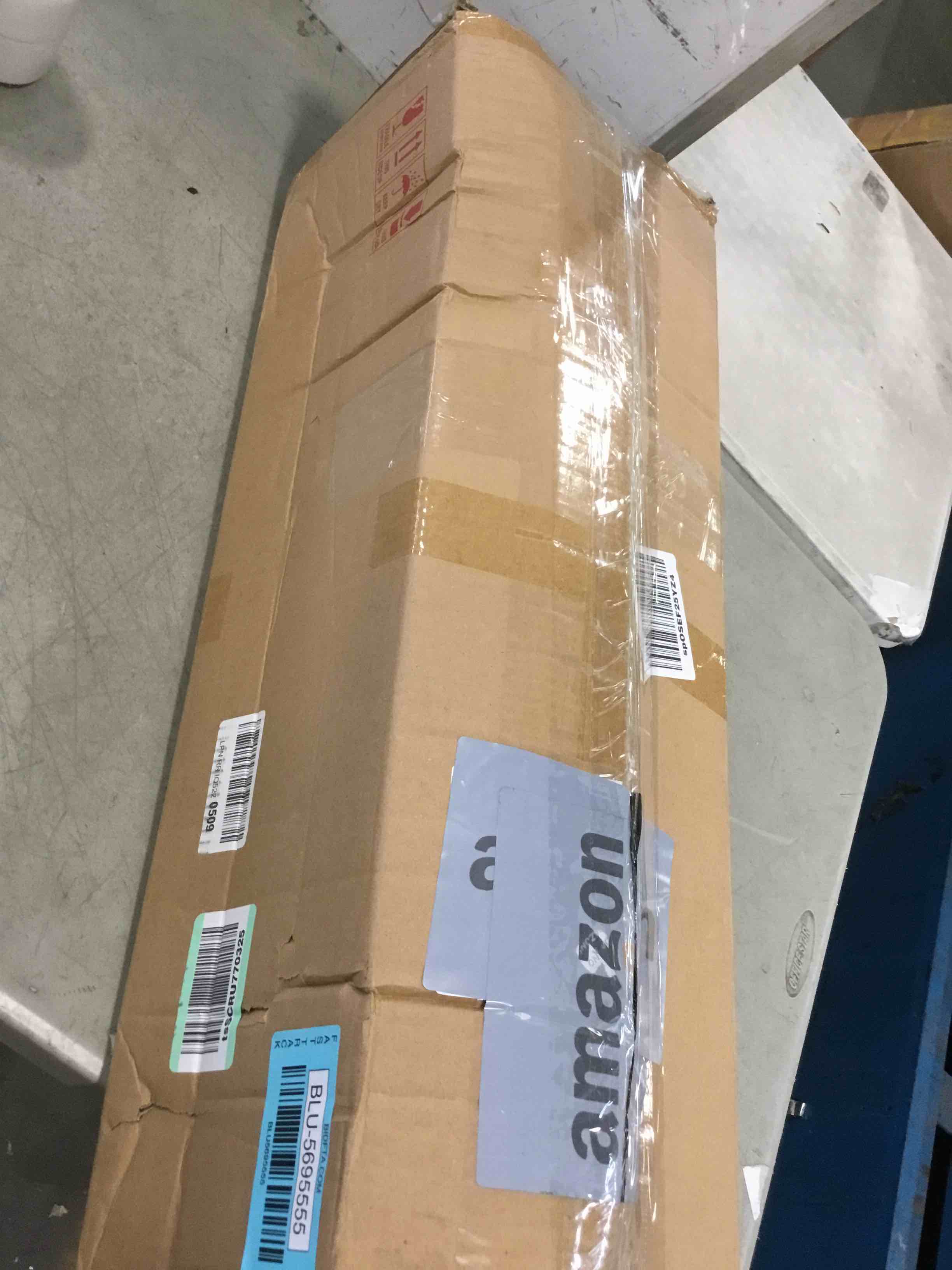 https://s3.amazonaws.com/lotting-images-prod/bidfta/BLU5695555_1714568772535.jpeg