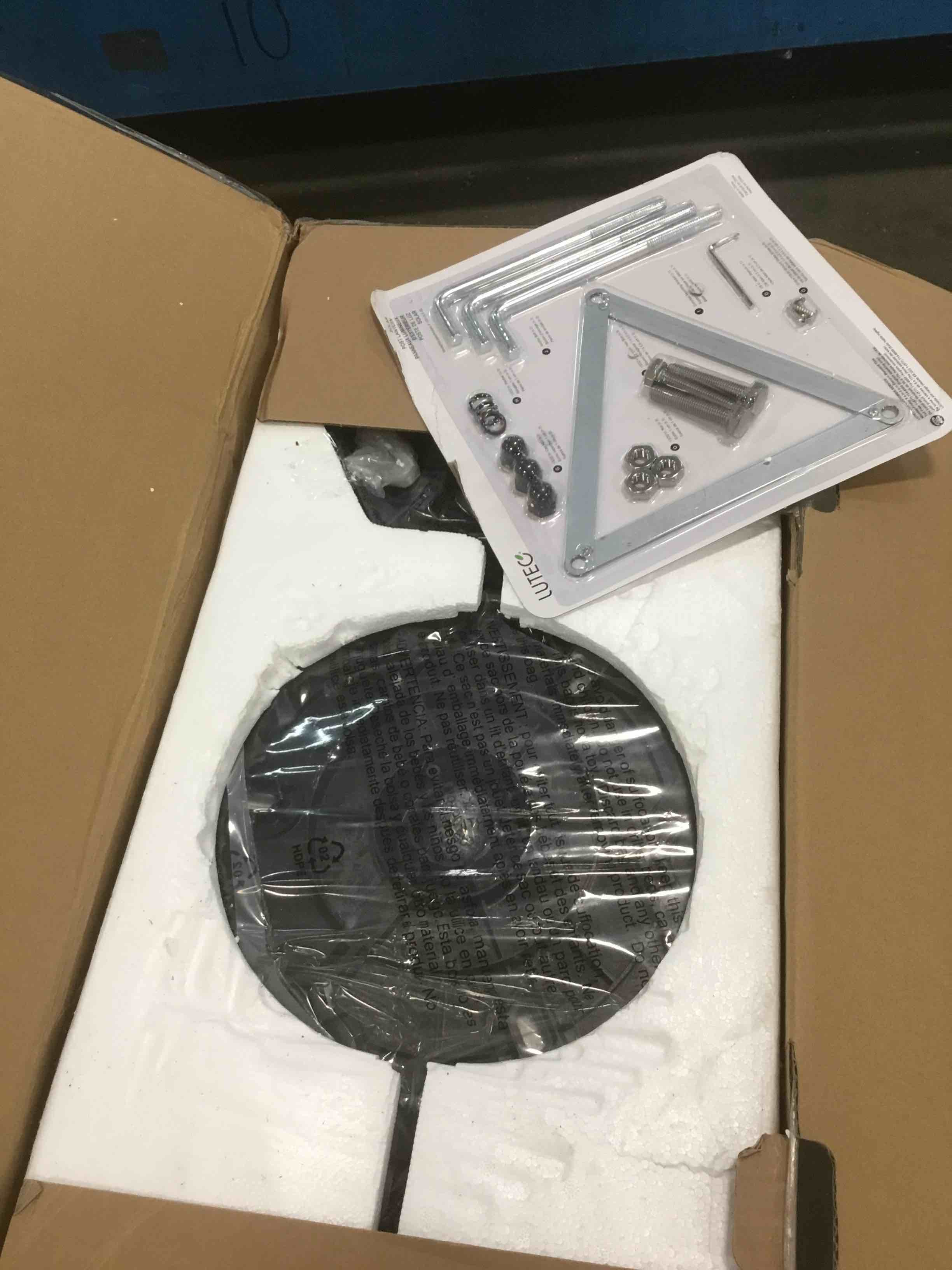 https://s3.amazonaws.com/lotting-images-prod/bidfta/BLU5695740_1714592503905.jpeg