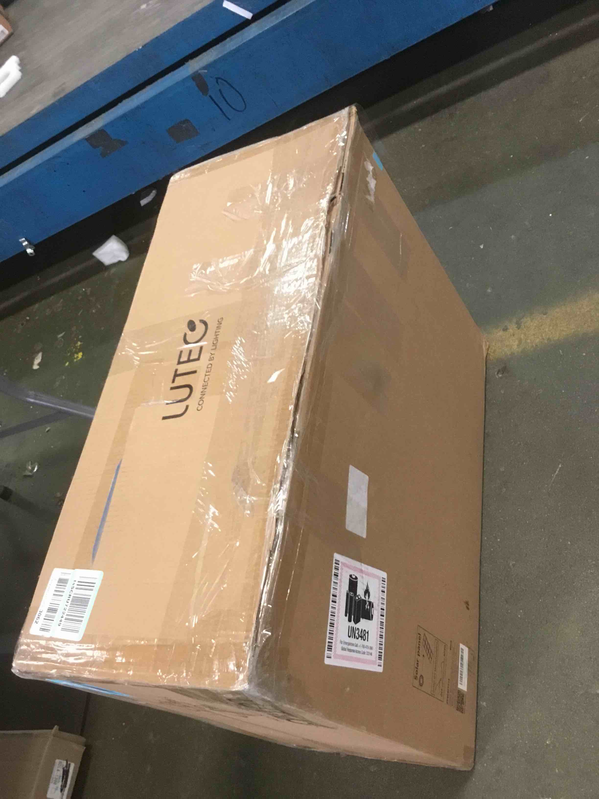 https://s3.amazonaws.com/lotting-images-prod/bidfta/BLU5695740_1714592535311.jpeg