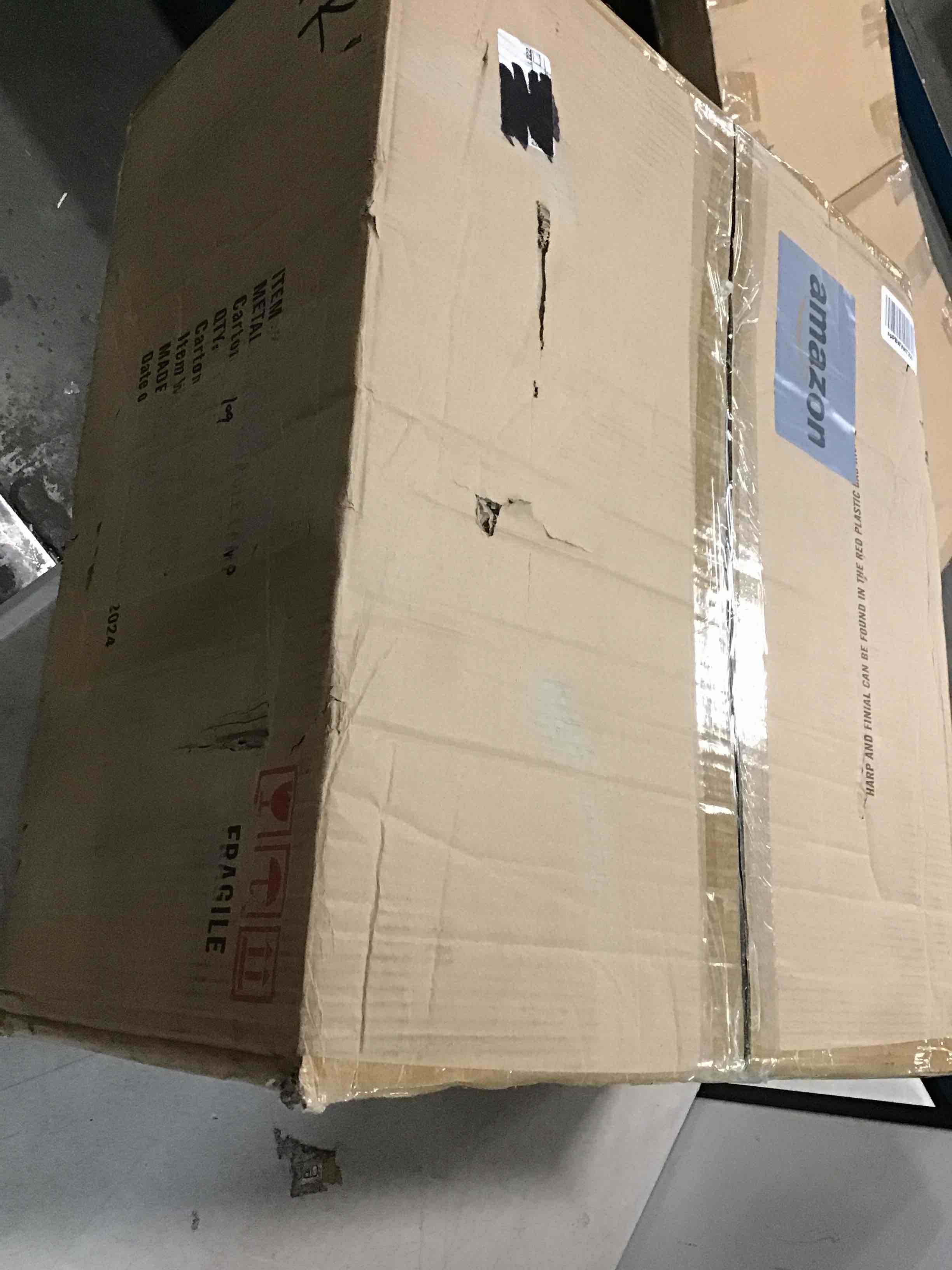 https://s3.amazonaws.com/lotting-images-prod/bidfta/BLU5696198_1714742354076.jpeg