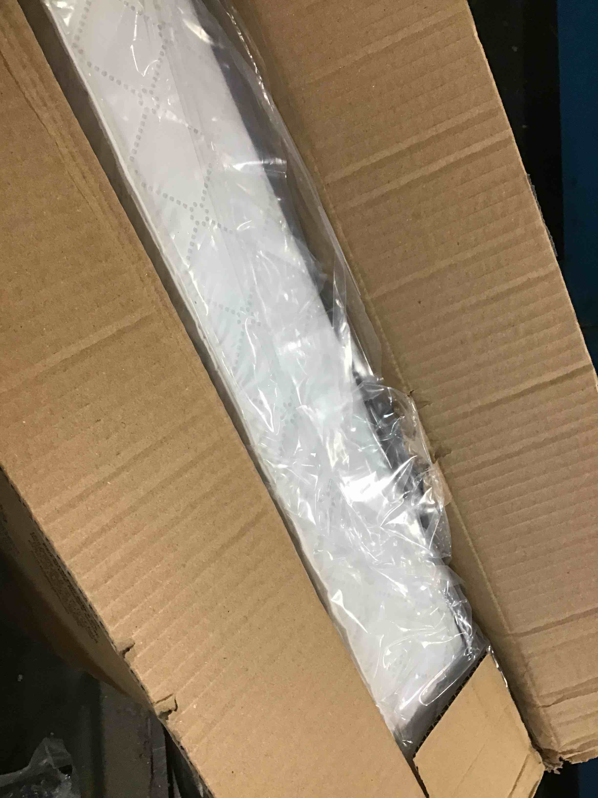 https://s3.amazonaws.com/lotting-images-prod/bidfta/BLU5696395_1714998026926.jpeg