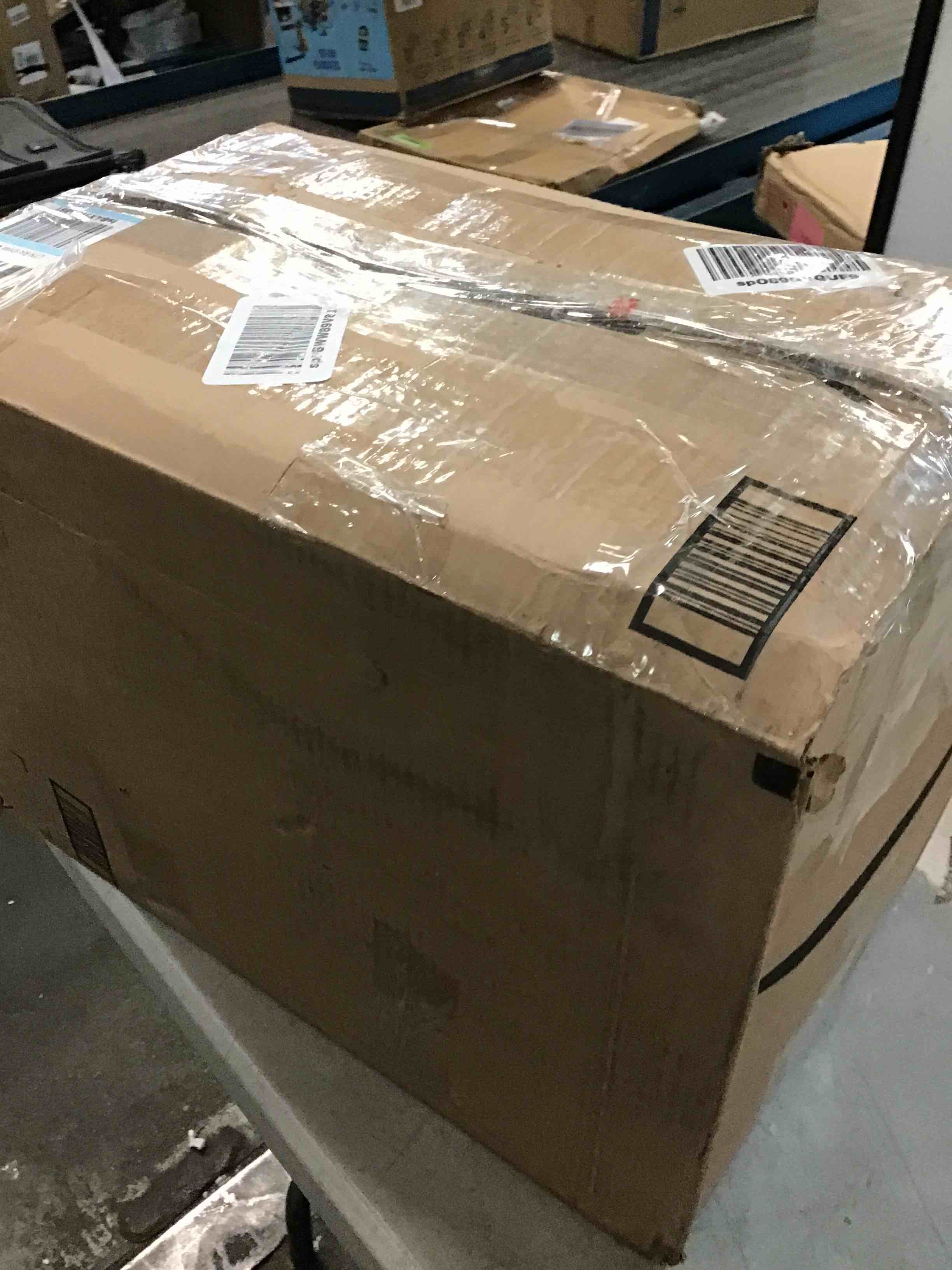 https://s3.amazonaws.com/lotting-images-prod/bidfta/BLU5696436_1715002322349.jpeg