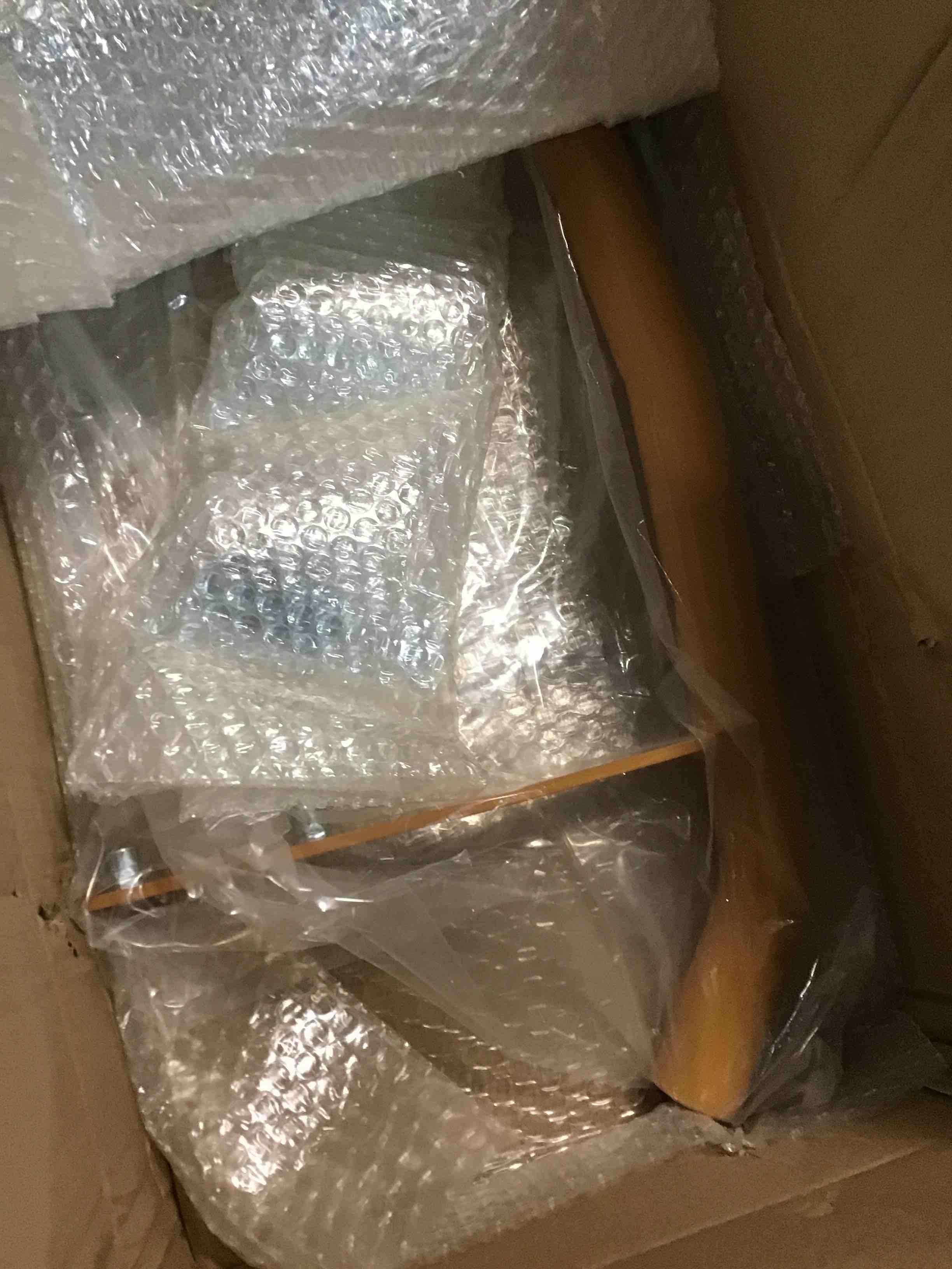 https://s3.amazonaws.com/lotting-images-prod/bidfta/BLU5696482_1715008509283.jpeg