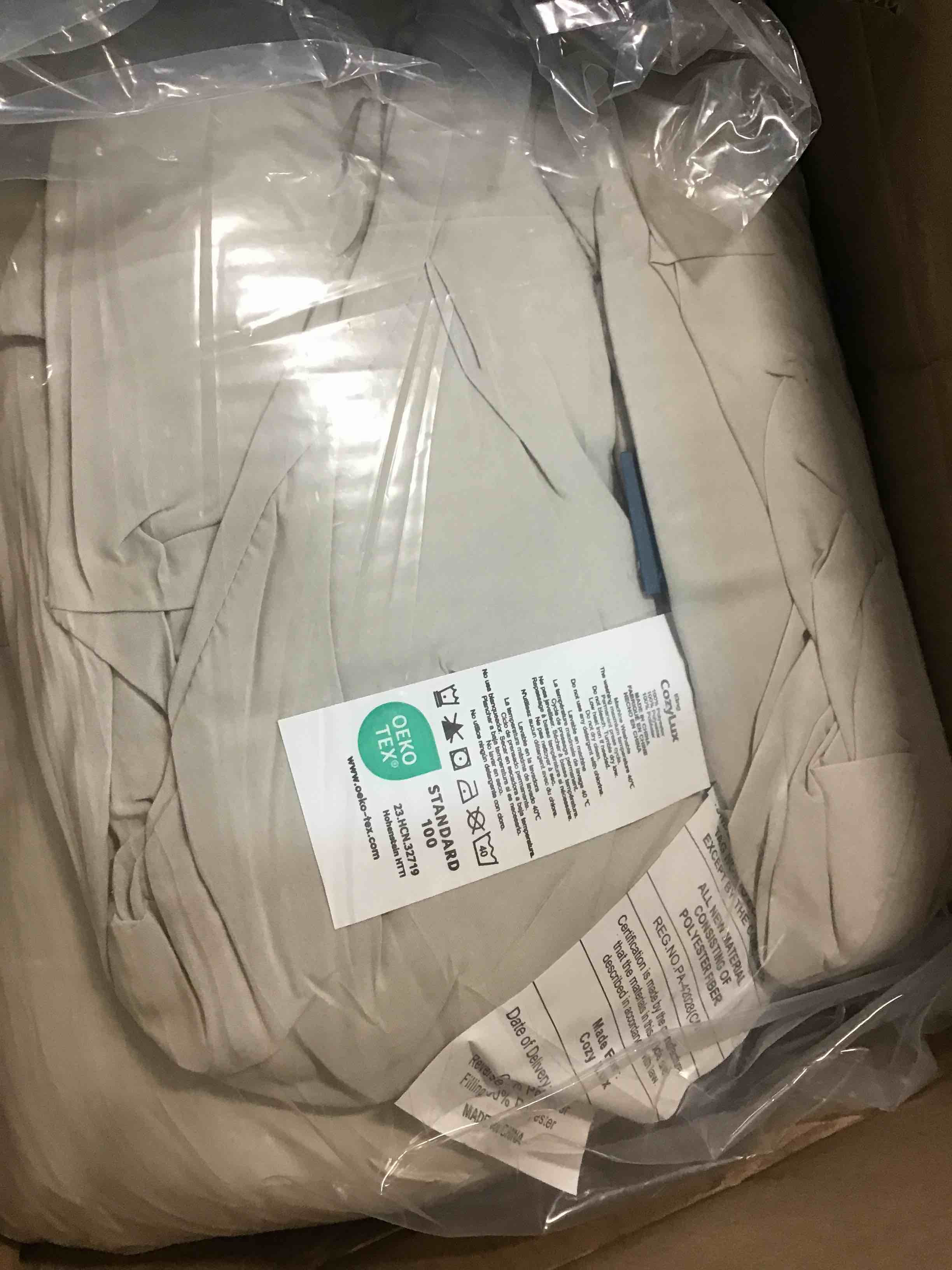 https://s3.amazonaws.com/lotting-images-prod/bidfta/BLU5696496_1715009856835.jpeg