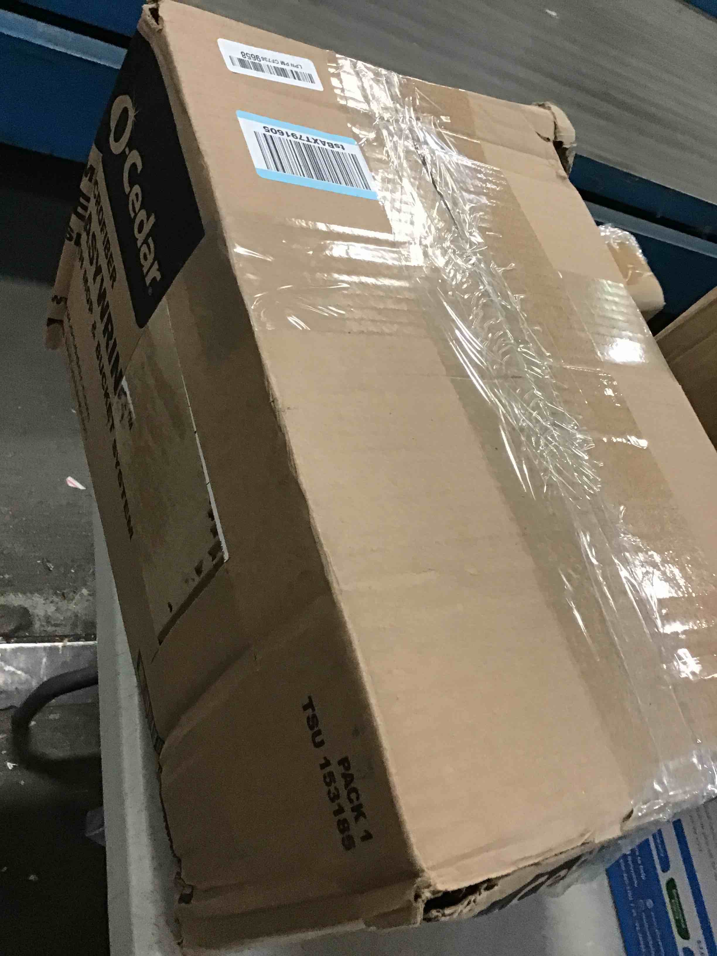 https://s3.amazonaws.com/lotting-images-prod/bidfta/BLU5696496_1715009867836.jpeg