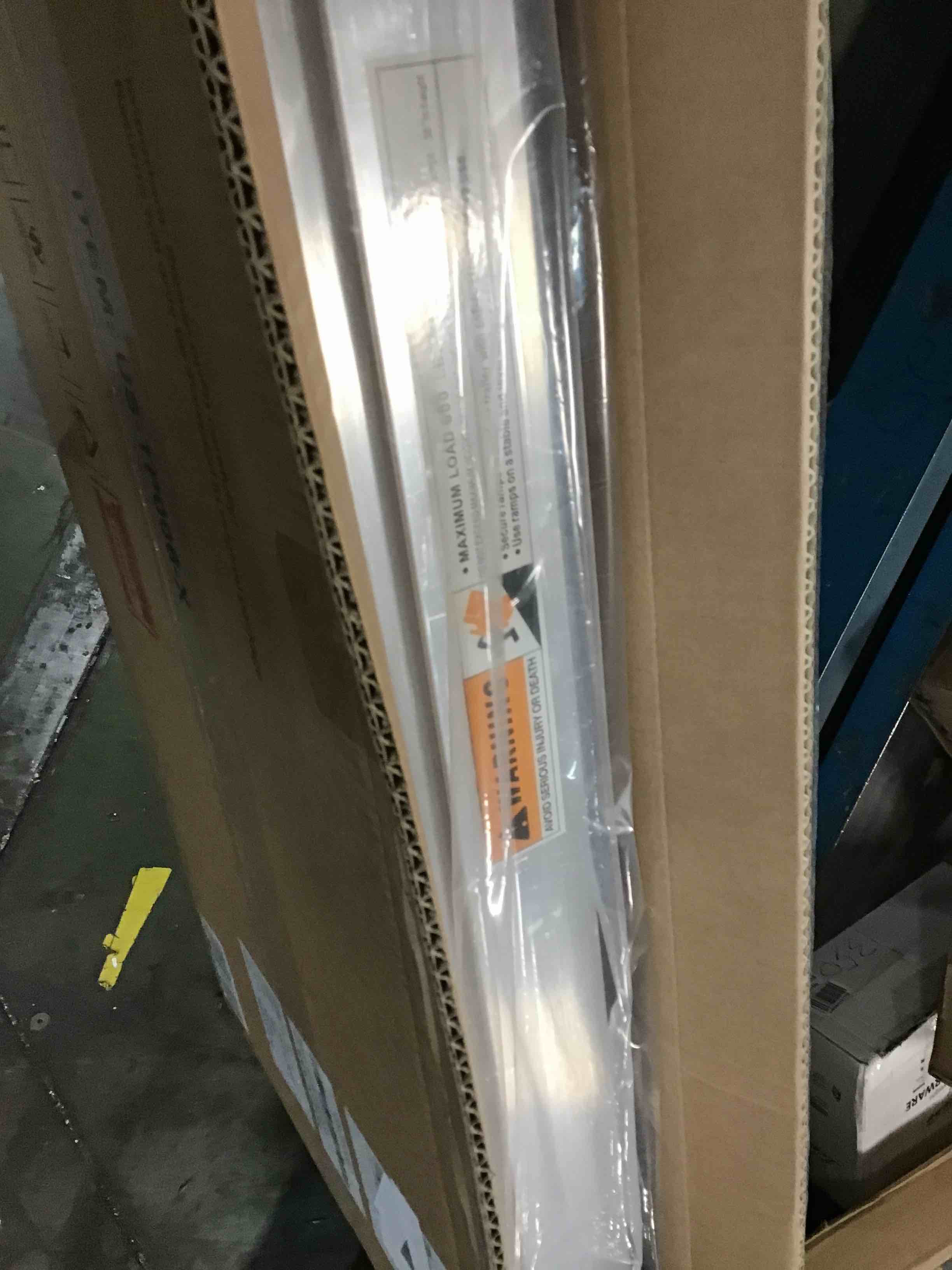 https://s3.amazonaws.com/lotting-images-prod/bidfta/BLU5696605_1715079615092.jpeg
