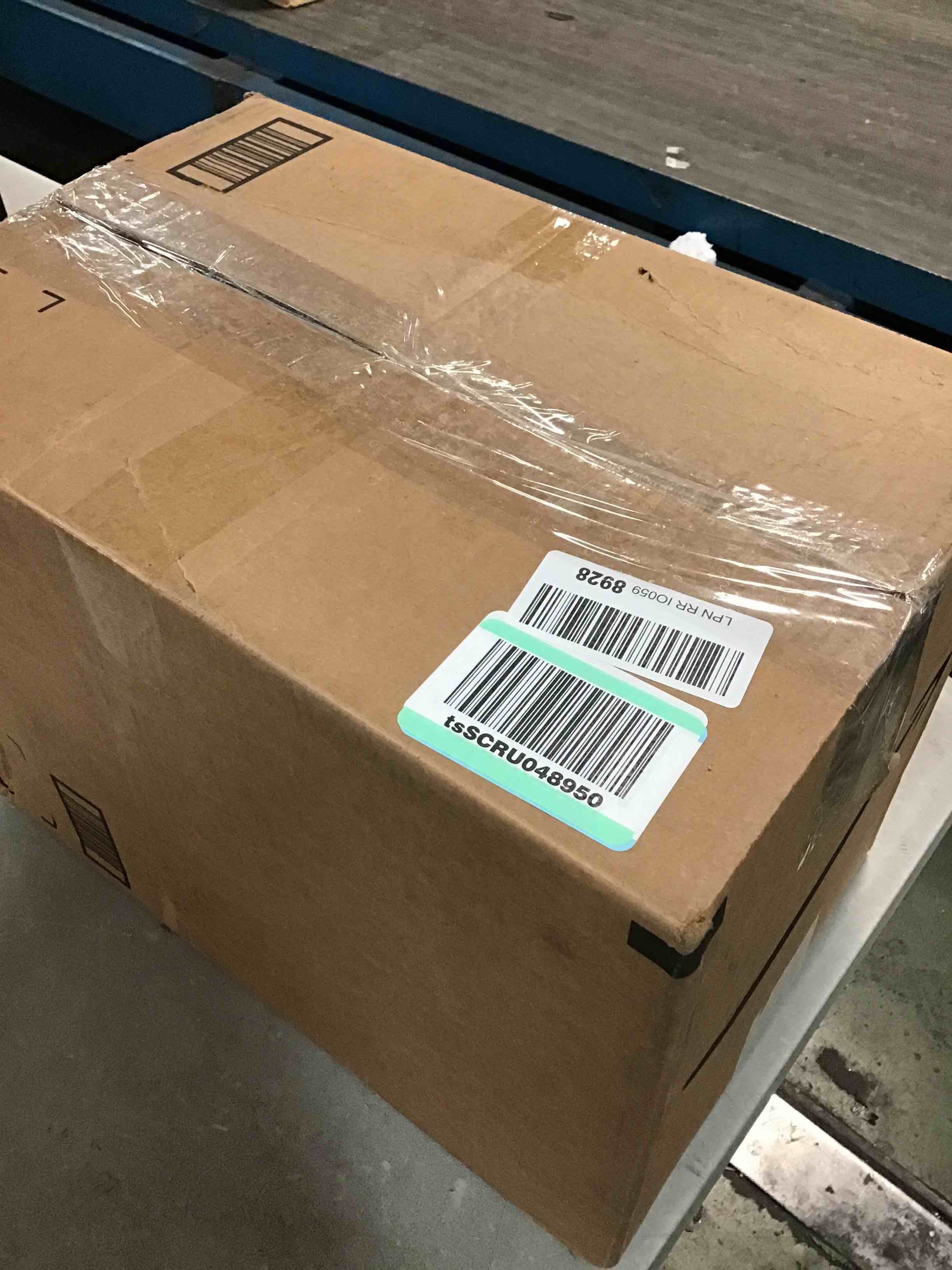 https://s3.amazonaws.com/lotting-images-prod/bidfta/BLU5696641_1715082838584.jpeg