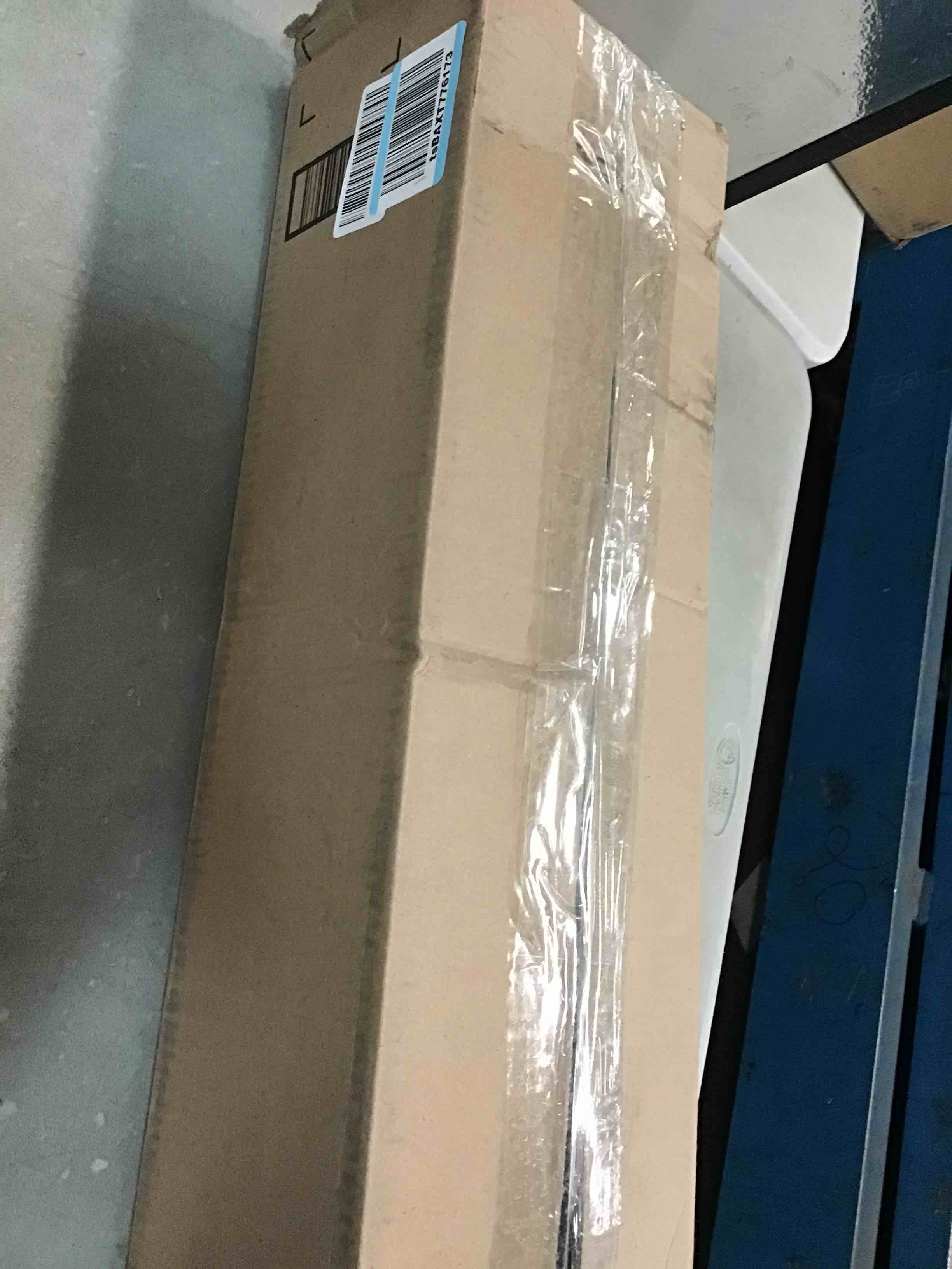 https://s3.amazonaws.com/lotting-images-prod/bidfta/BLU5696703_1715088043880.jpeg