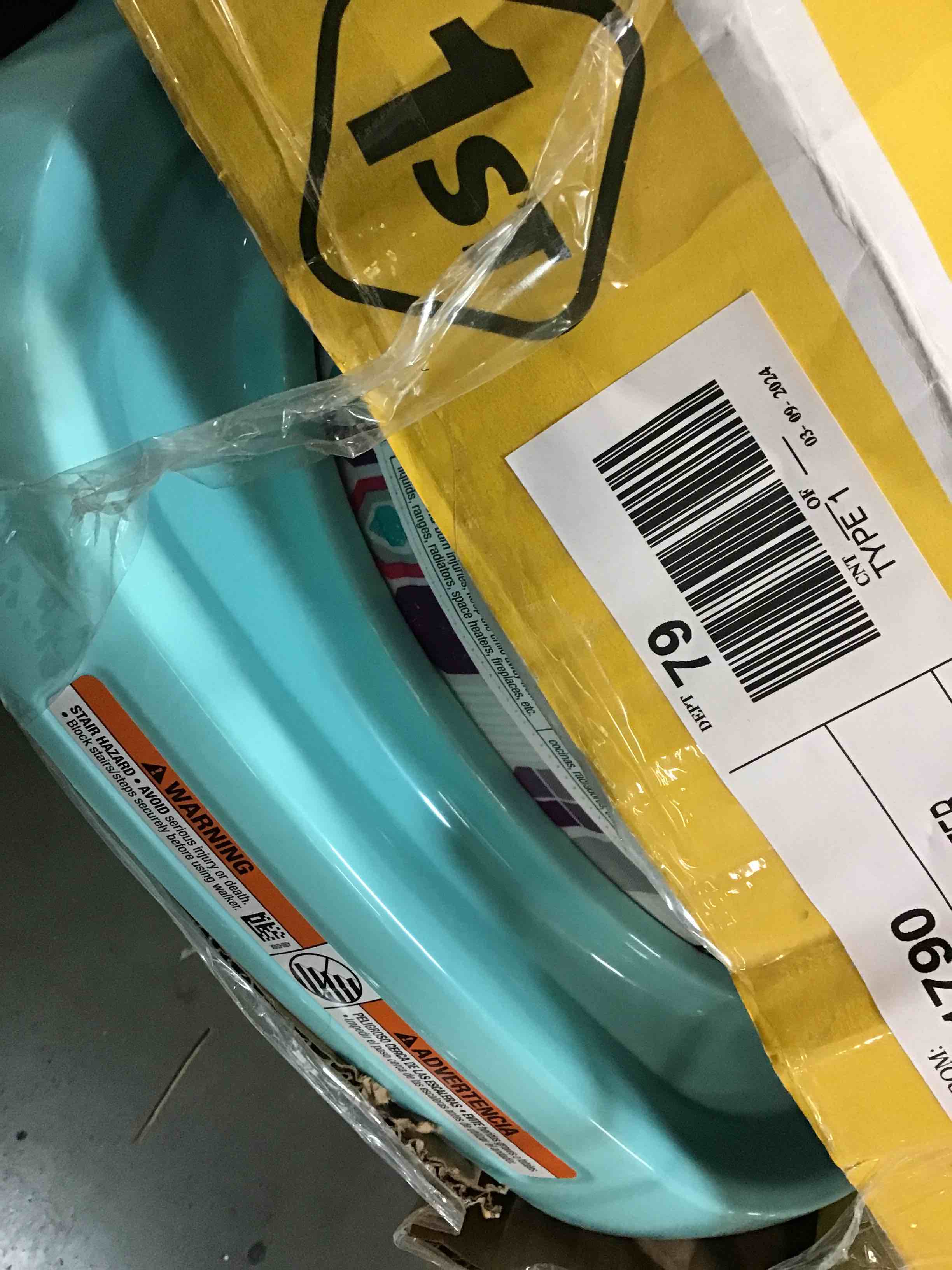 https://s3.amazonaws.com/lotting-images-prod/bidfta/BLU5696794_1715098320240.jpeg