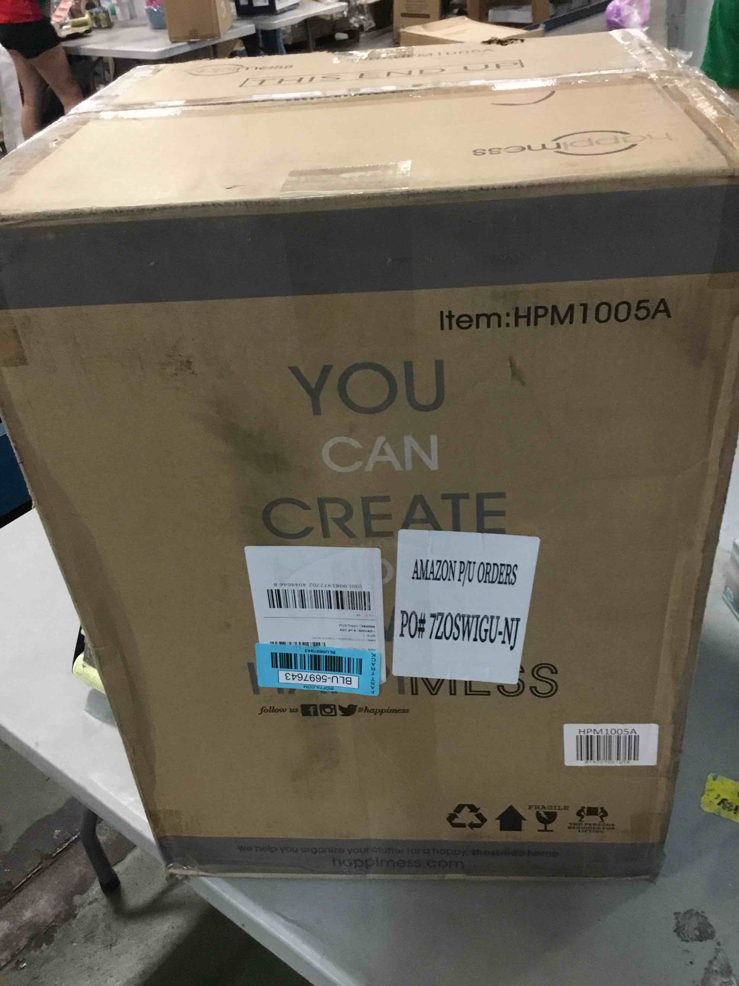 https://s3.amazonaws.com/lotting-images-prod/bidfta/BLU5697643_1715167801982.jpeg