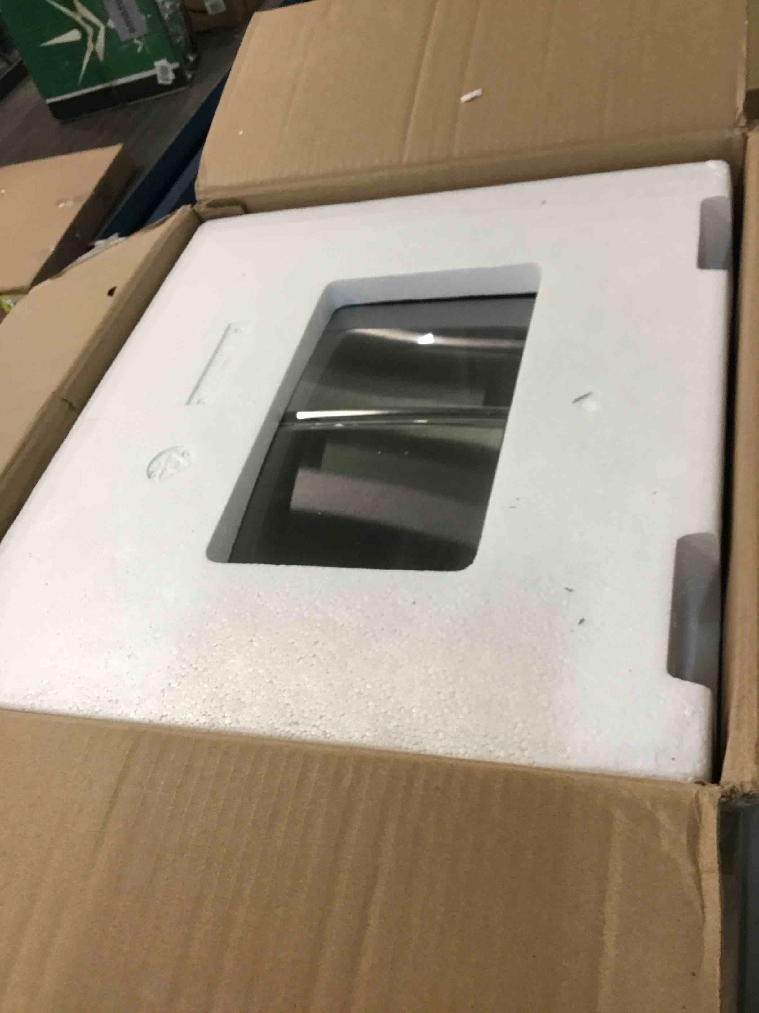 https://s3.amazonaws.com/lotting-images-prod/bidfta/BLU5697643_1715167822101.jpeg