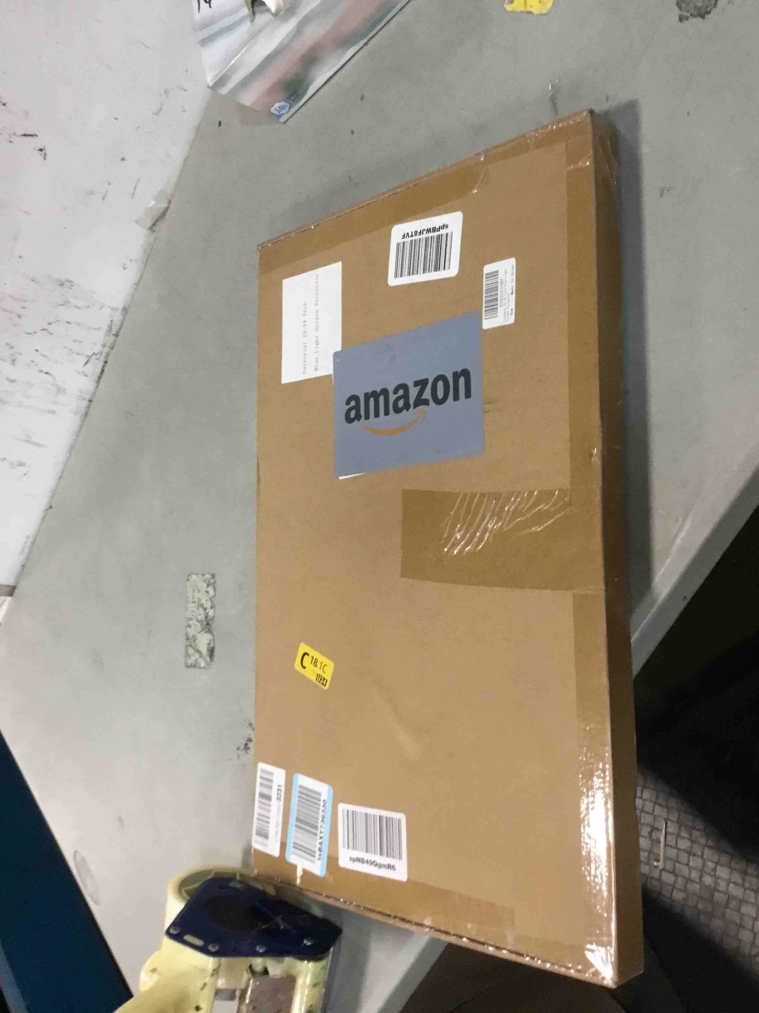 https://s3.amazonaws.com/lotting-images-prod/bidfta/BLU5697738_1715179080250.jpeg