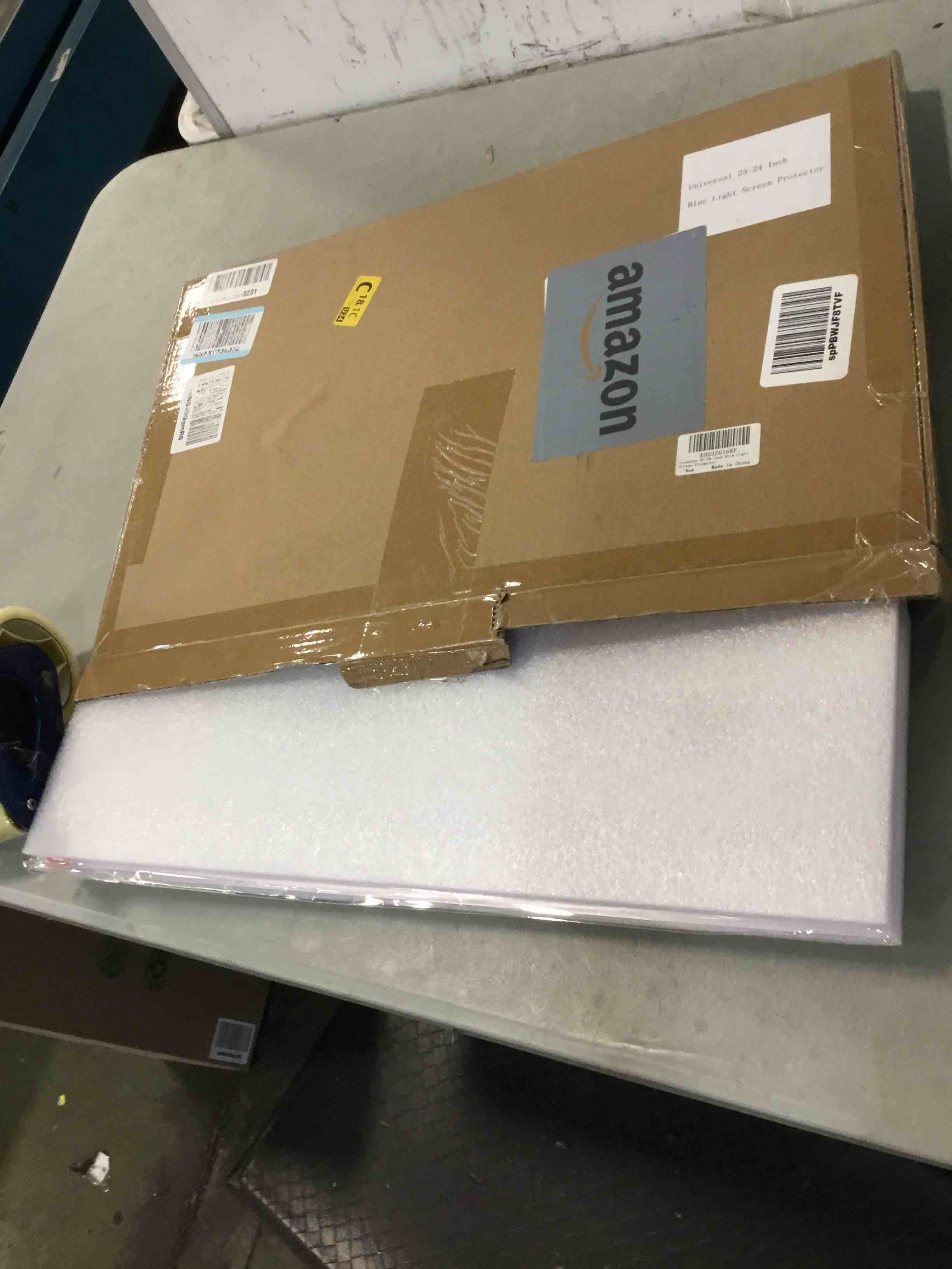 https://s3.amazonaws.com/lotting-images-prod/bidfta/BLU5697738_1715179125093.jpeg