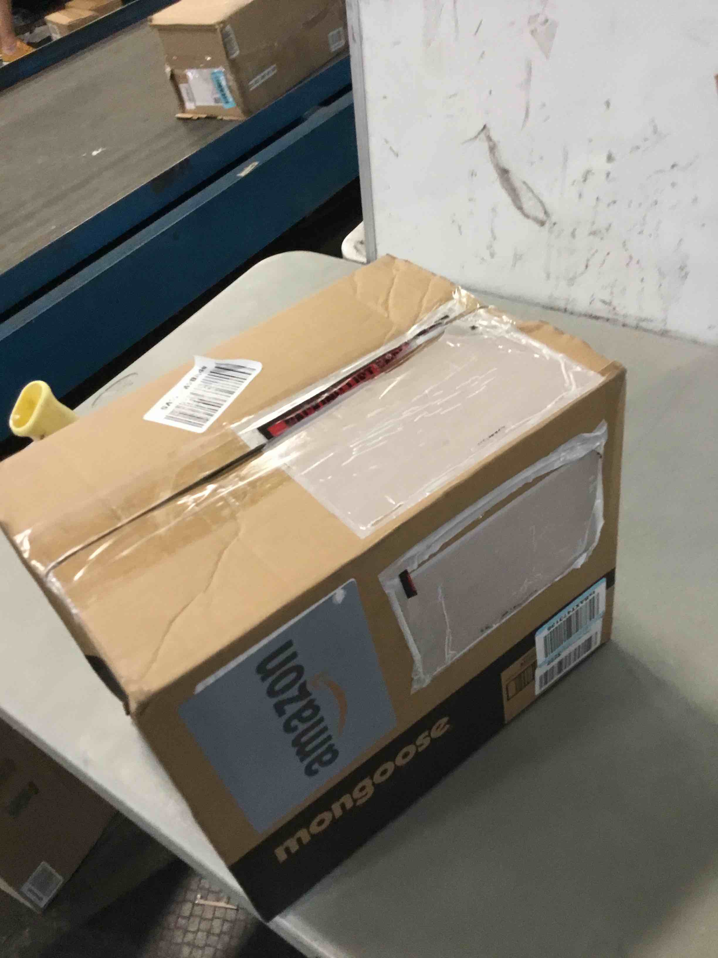 https://s3.amazonaws.com/lotting-images-prod/bidfta/BLU5697745_1715179691268.jpeg