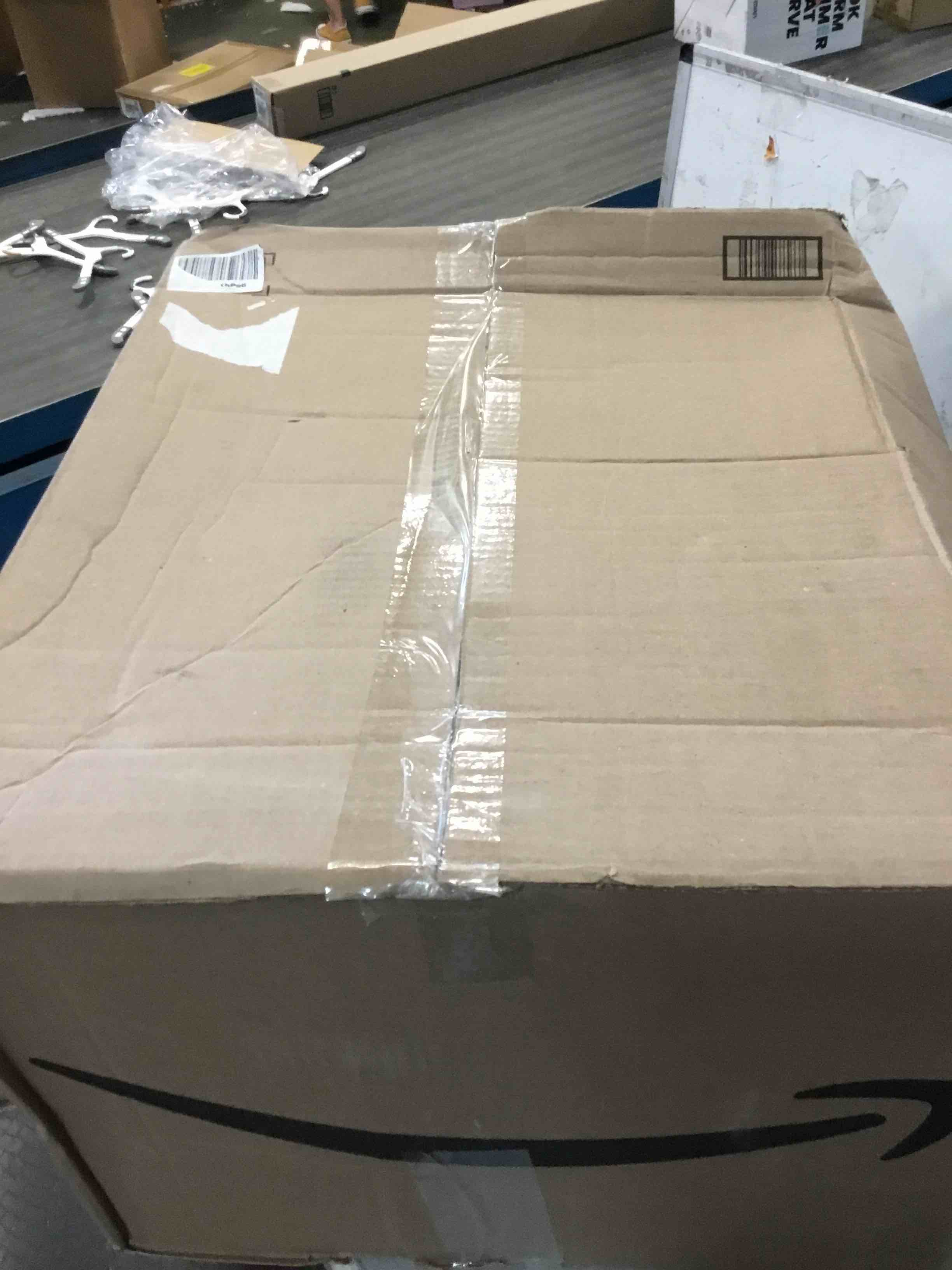 https://s3.amazonaws.com/lotting-images-prod/bidfta/BLU5697770_1715182314956.jpeg