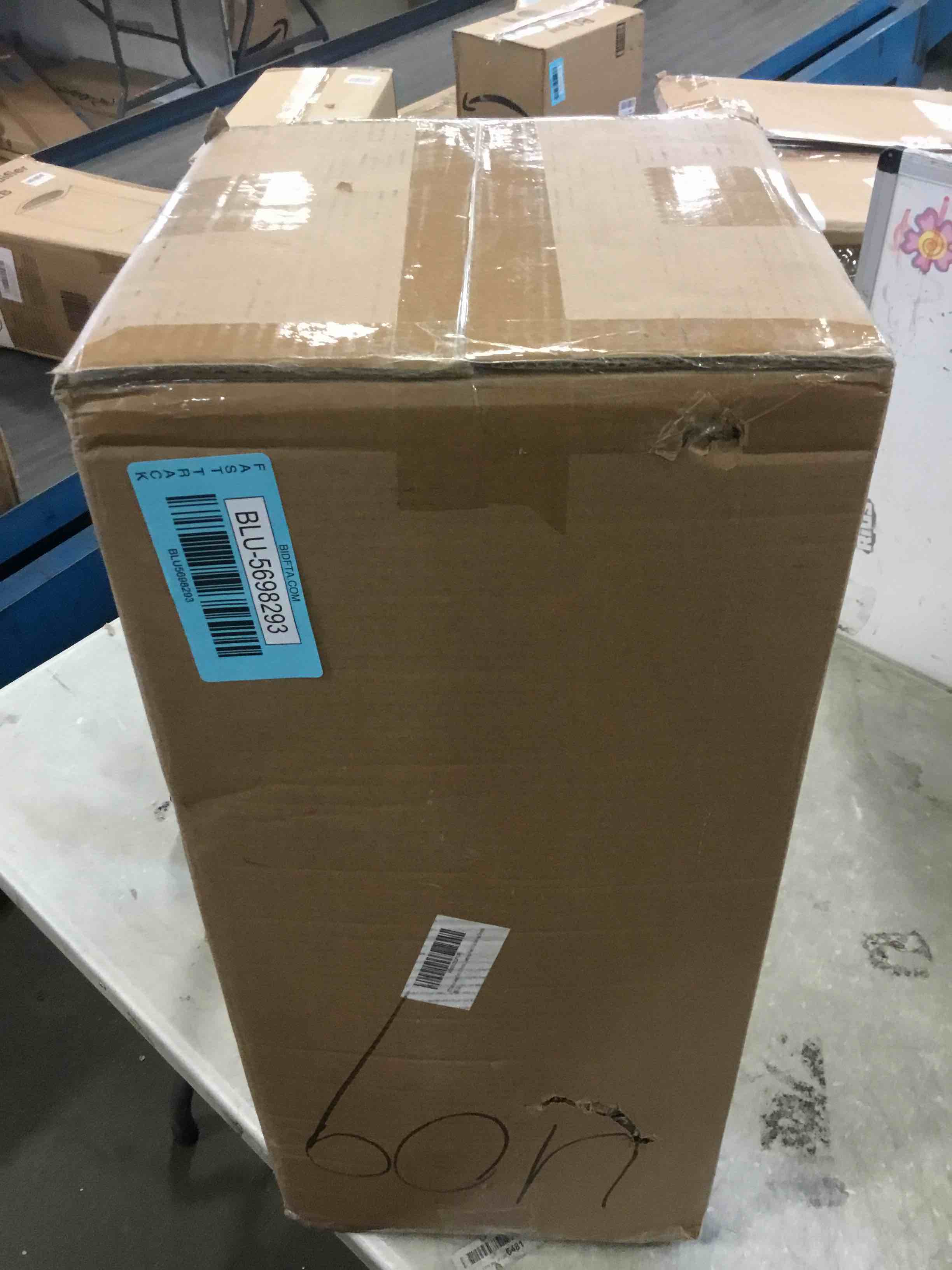 https://s3.amazonaws.com/lotting-images-prod/bidfta/BLU5698293_1715368771179.jpeg