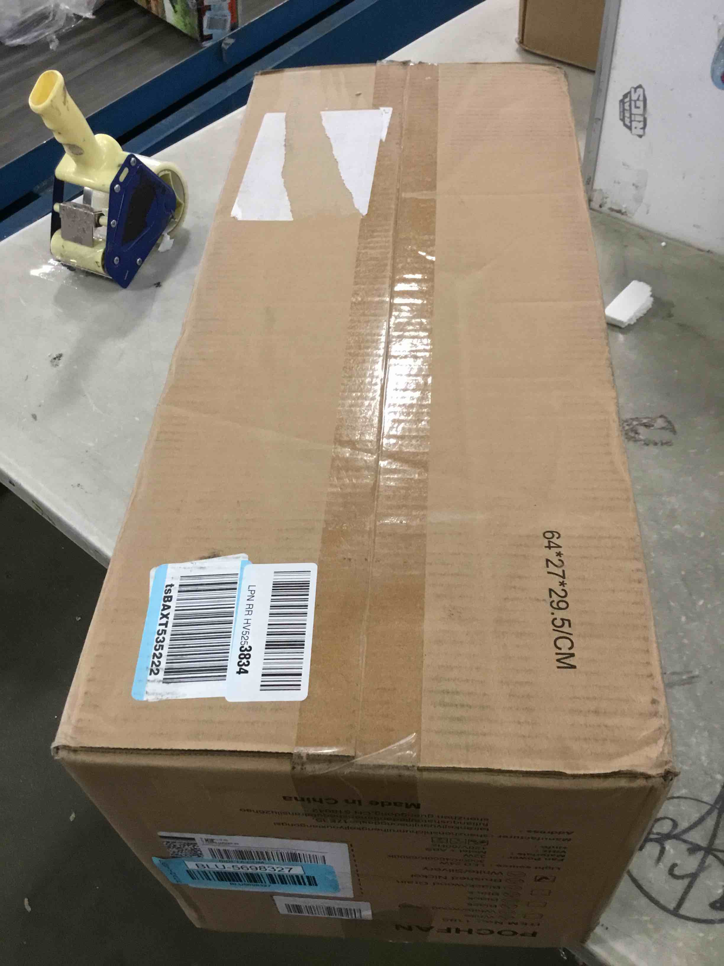 https://s3.amazonaws.com/lotting-images-prod/bidfta/BLU5698327_1715371990430.jpeg