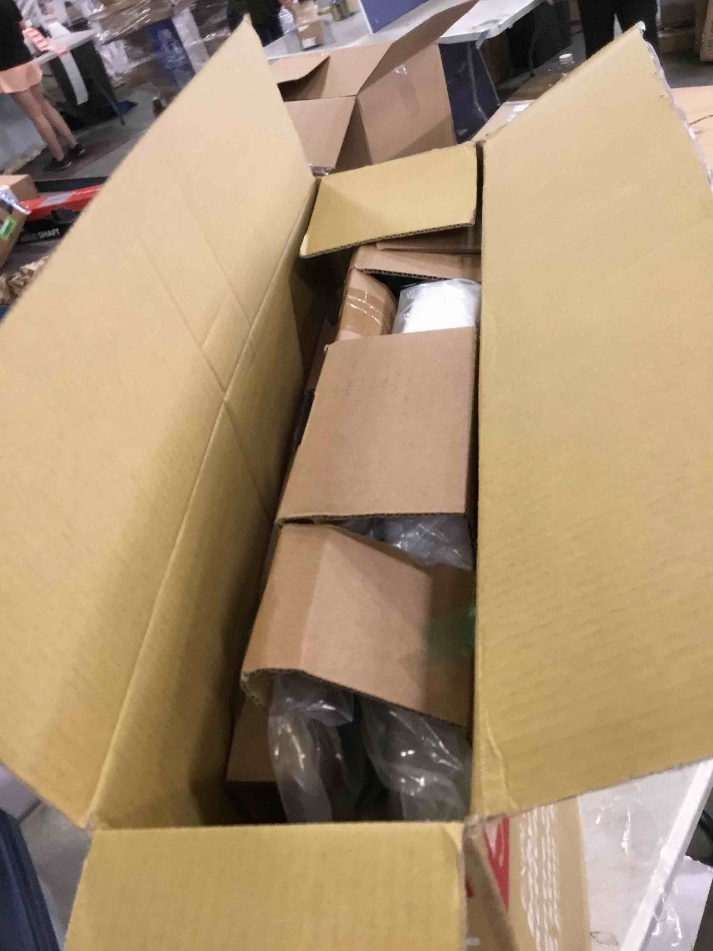 https://s3.amazonaws.com/lotting-images-prod/bidfta/BLU5698362_1715601085676.jpeg