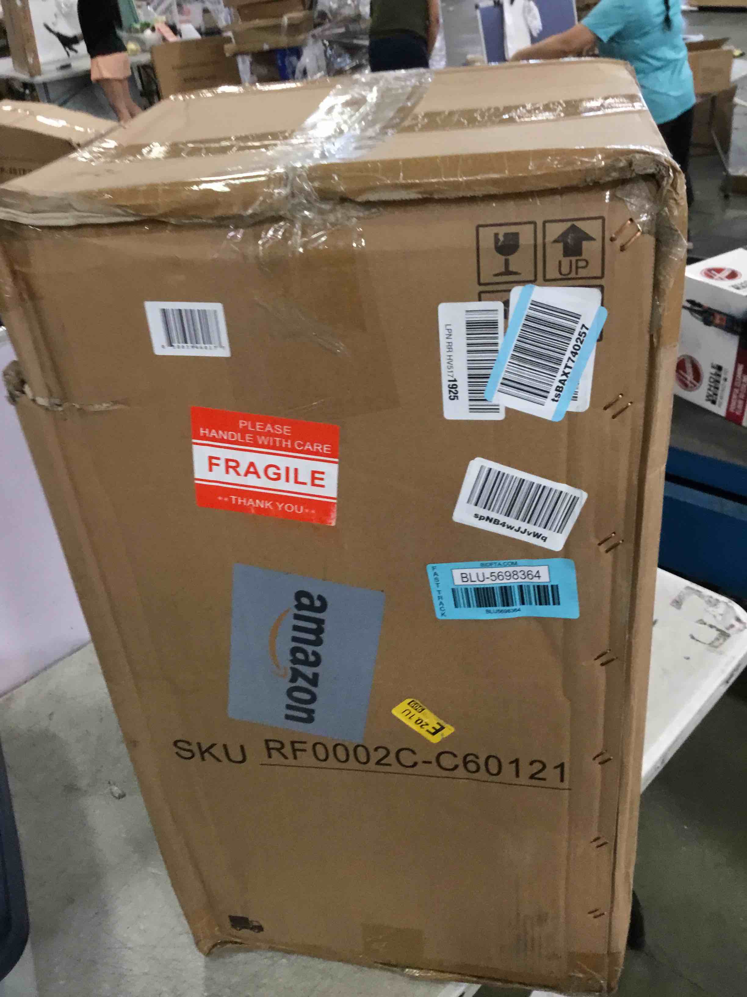 https://s3.amazonaws.com/lotting-images-prod/bidfta/BLU5698364_1715601239214.jpeg
