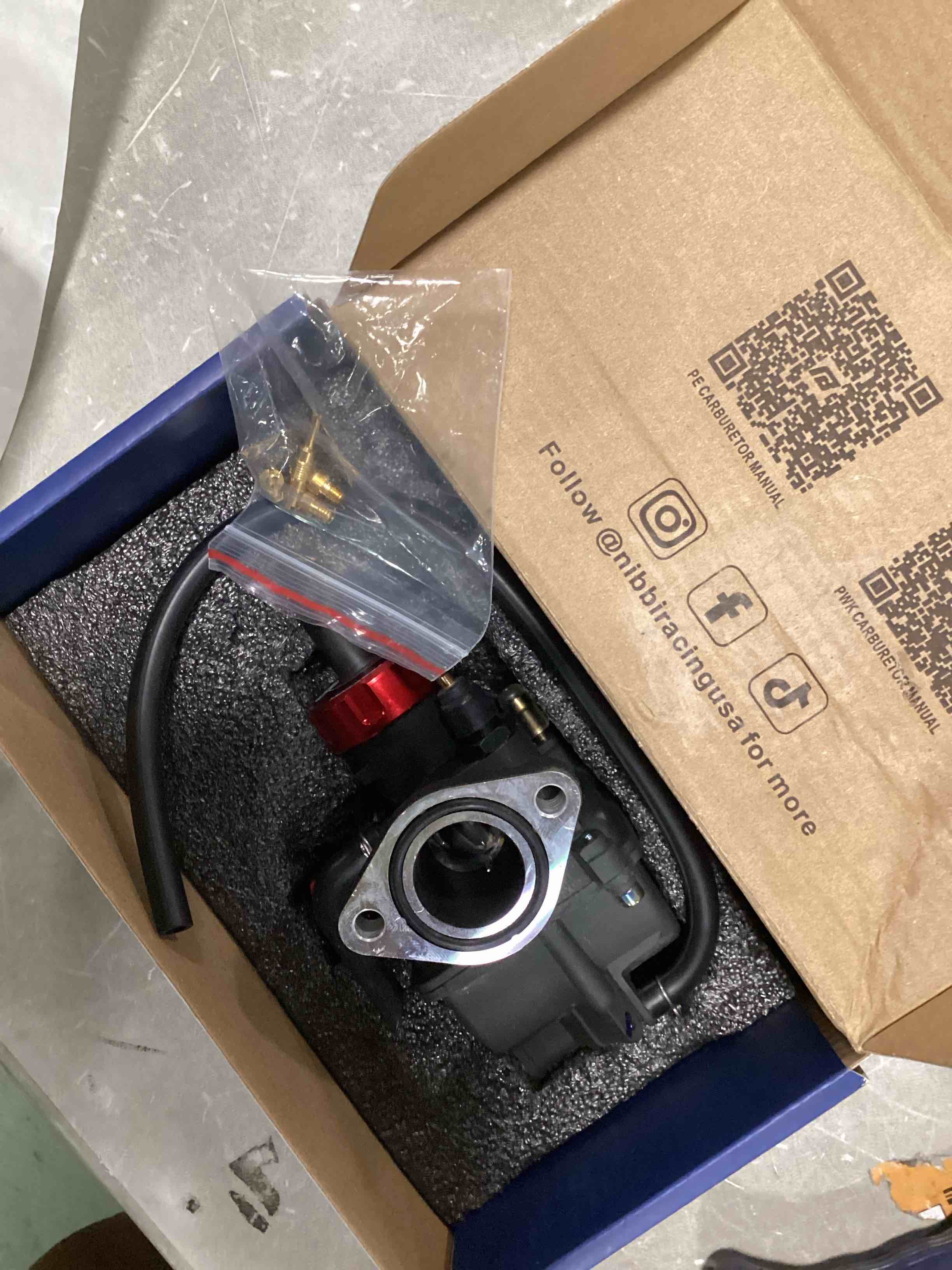https://s3.amazonaws.com/lotting-images-prod/bidfta/BLU5699120_1715171453624.jpeg