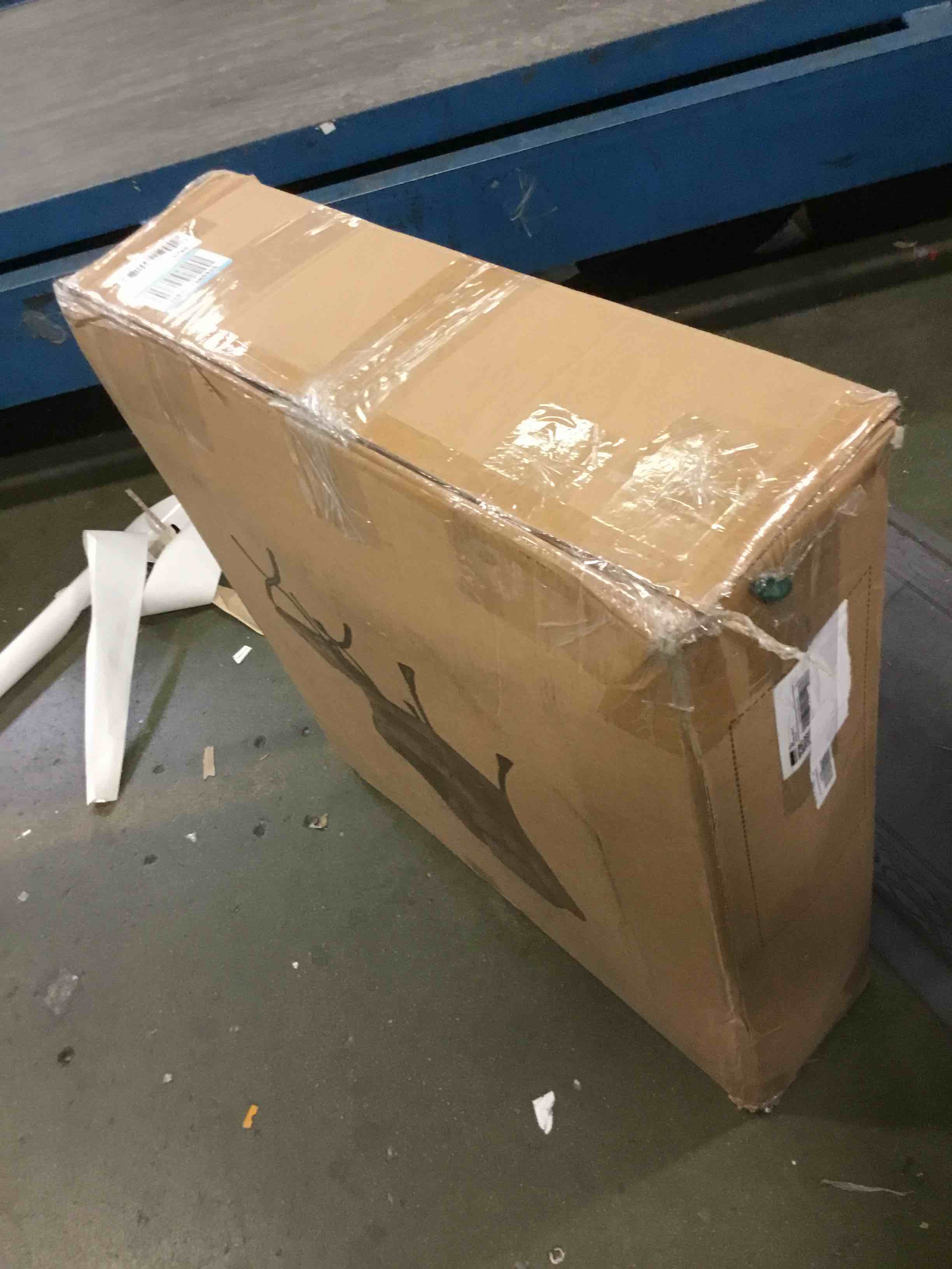 https://s3.amazonaws.com/lotting-images-prod/bidfta/BLU5700454_1714587452470.jpeg
