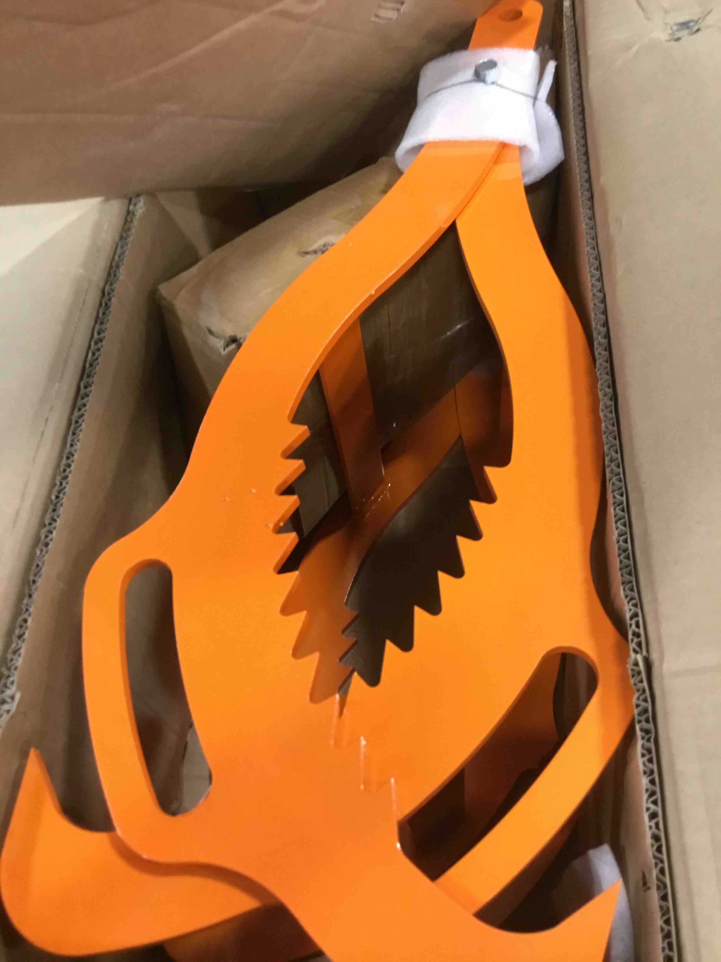 https://s3.amazonaws.com/lotting-images-prod/bidfta/BLU5700570_1714594703656.jpeg