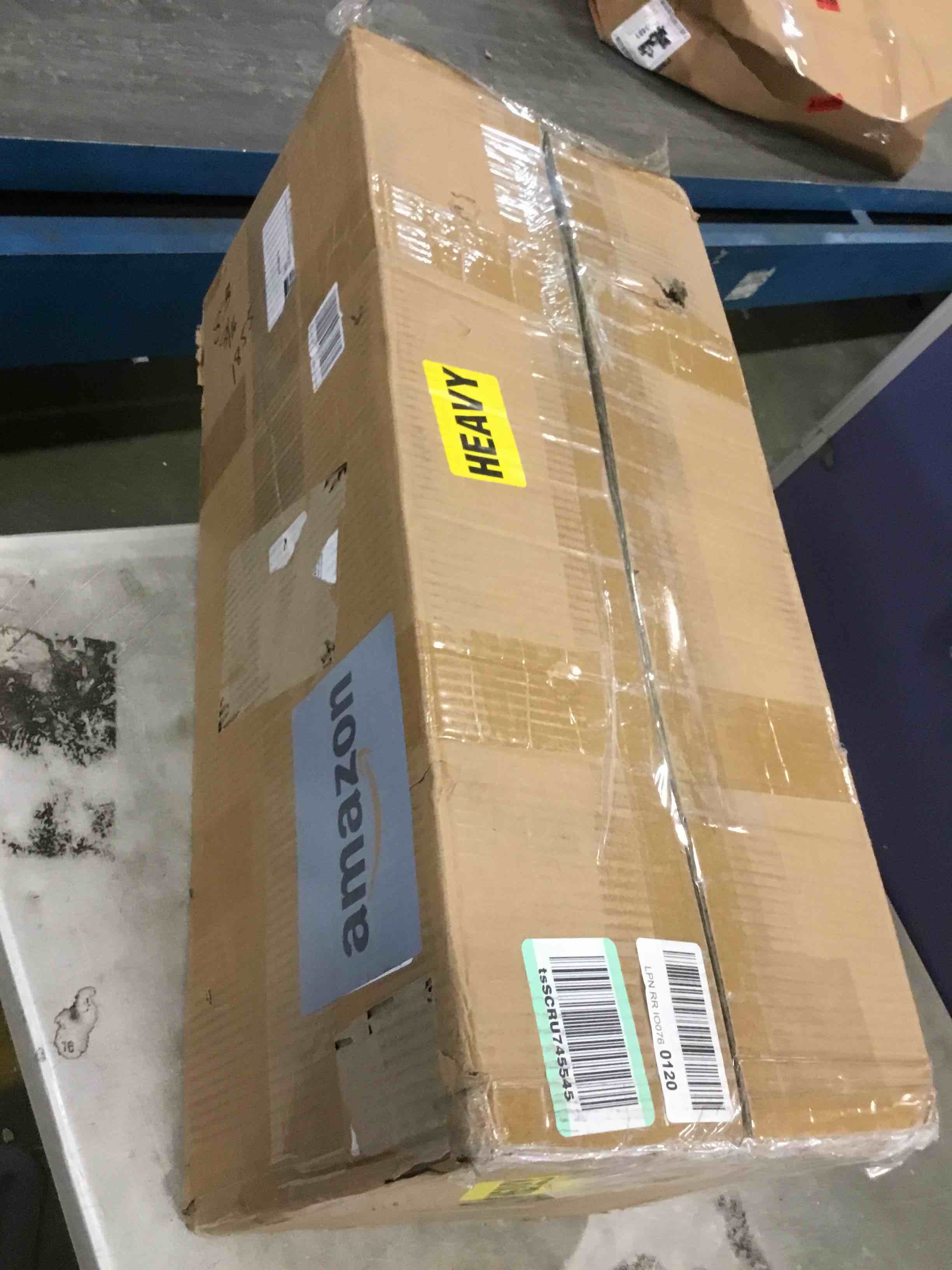 https://s3.amazonaws.com/lotting-images-prod/bidfta/BLU5700570_1714594719451.jpeg