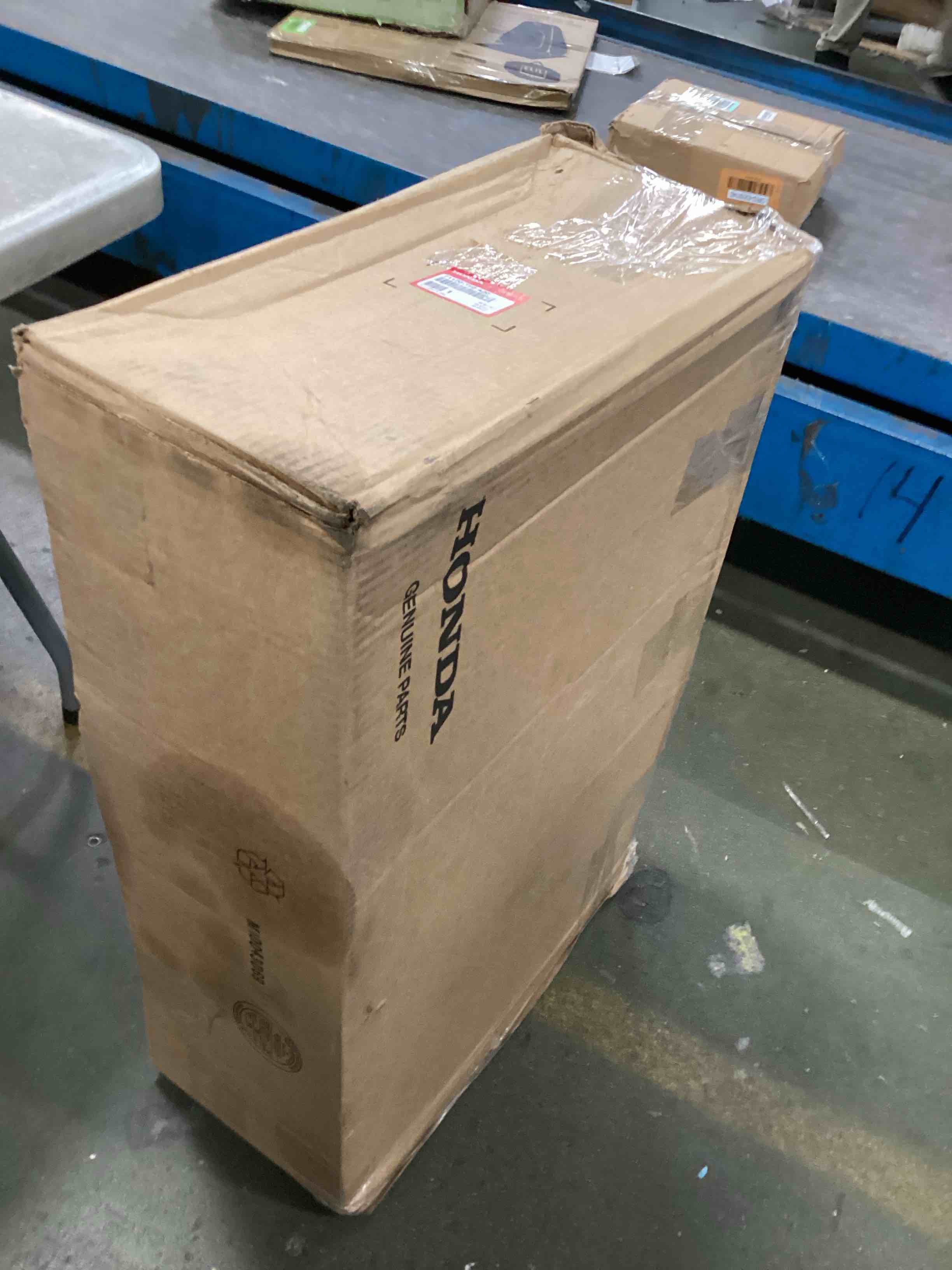 https://s3.amazonaws.com/lotting-images-prod/bidfta/BLU5700628_1714655638997.jpeg