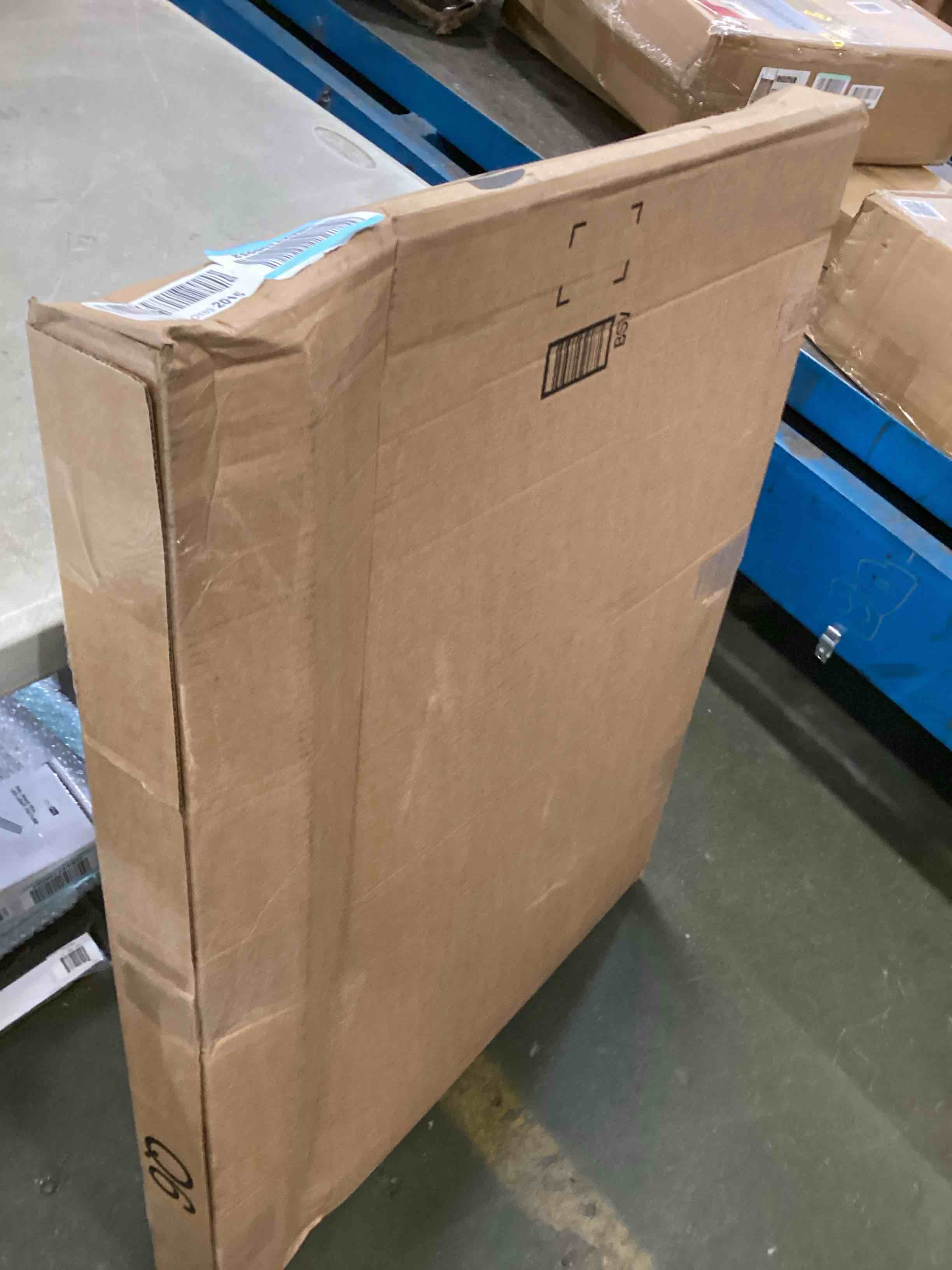 https://s3.amazonaws.com/lotting-images-prod/bidfta/BLU5700713_1714667517246.jpeg