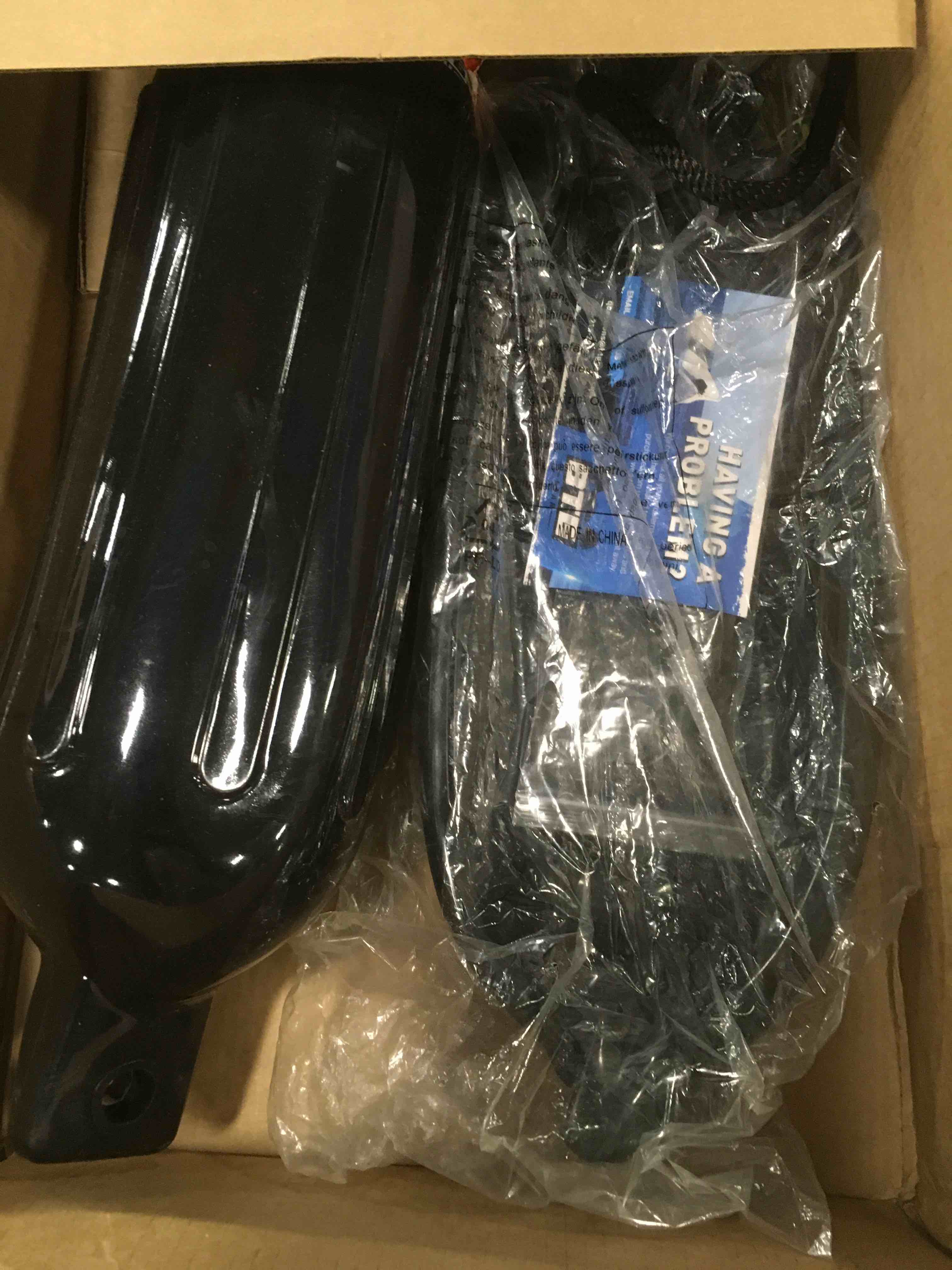 https://s3.amazonaws.com/lotting-images-prod/bidfta/BLU5701006_1714764199384.jpeg