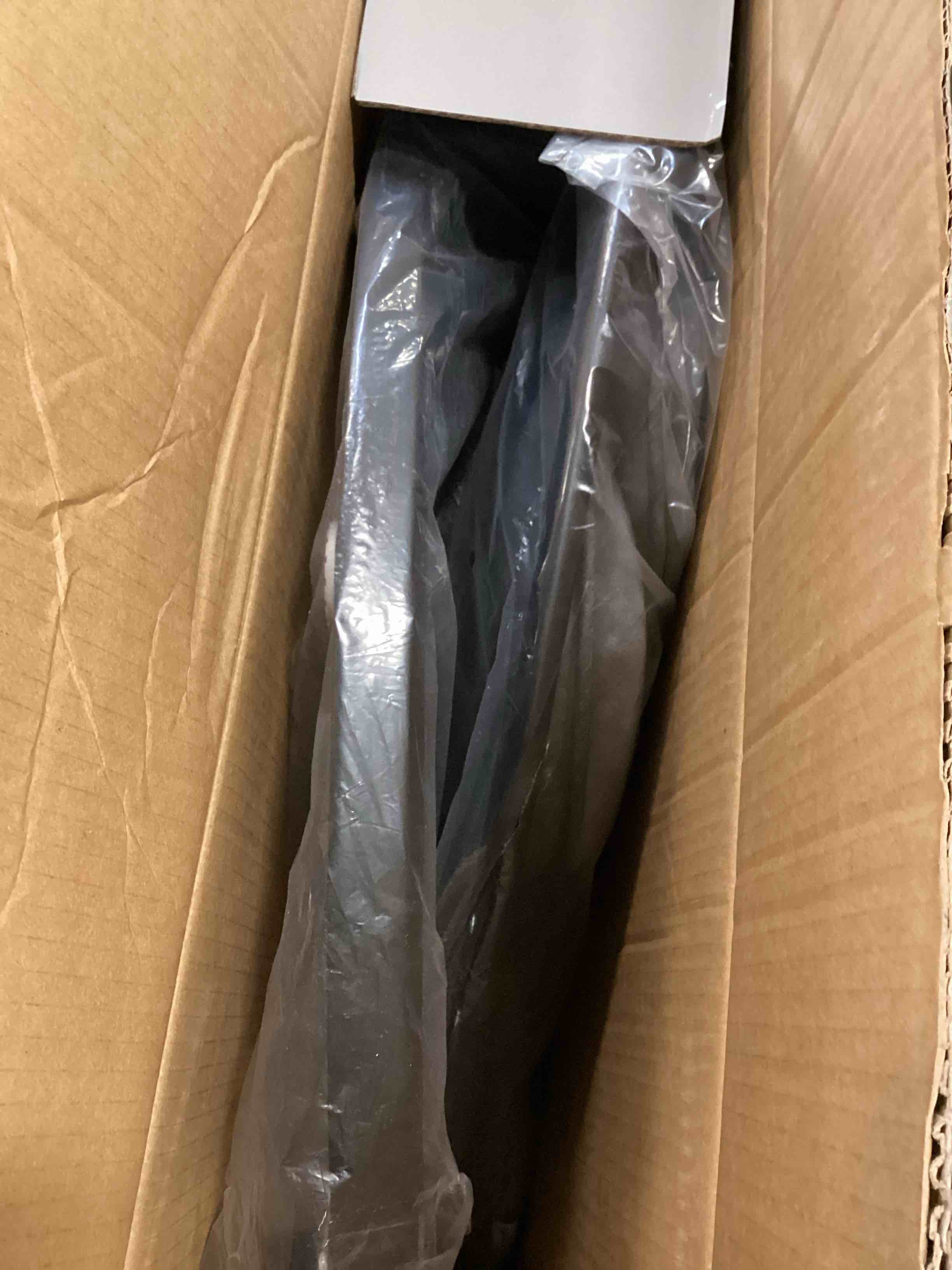 https://s3.amazonaws.com/lotting-images-prod/bidfta/BLU5701296_1715010133773.jpeg