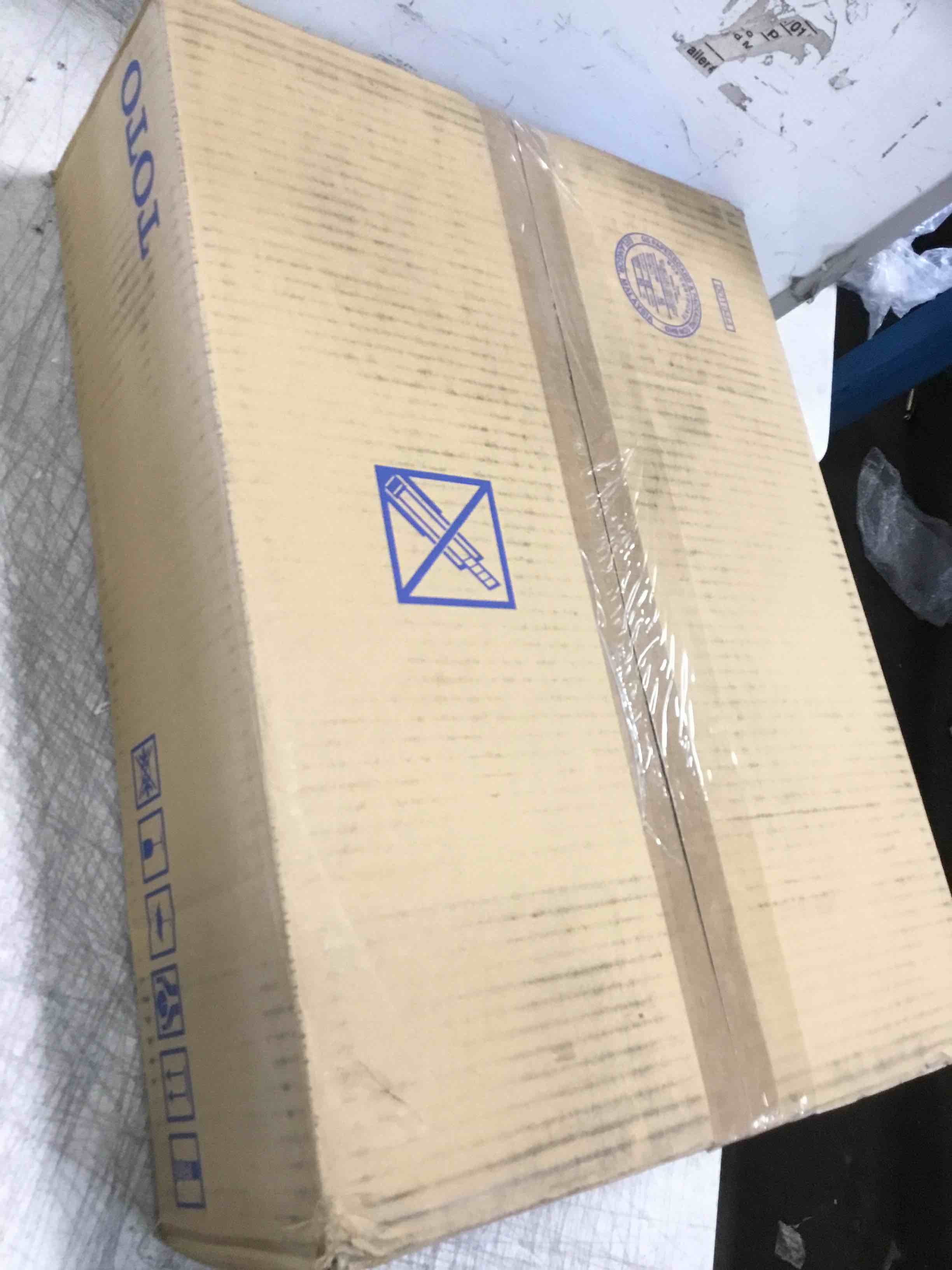 https://s3.amazonaws.com/lotting-images-prod/bidfta/BLU5701576_1715109567776.jpeg