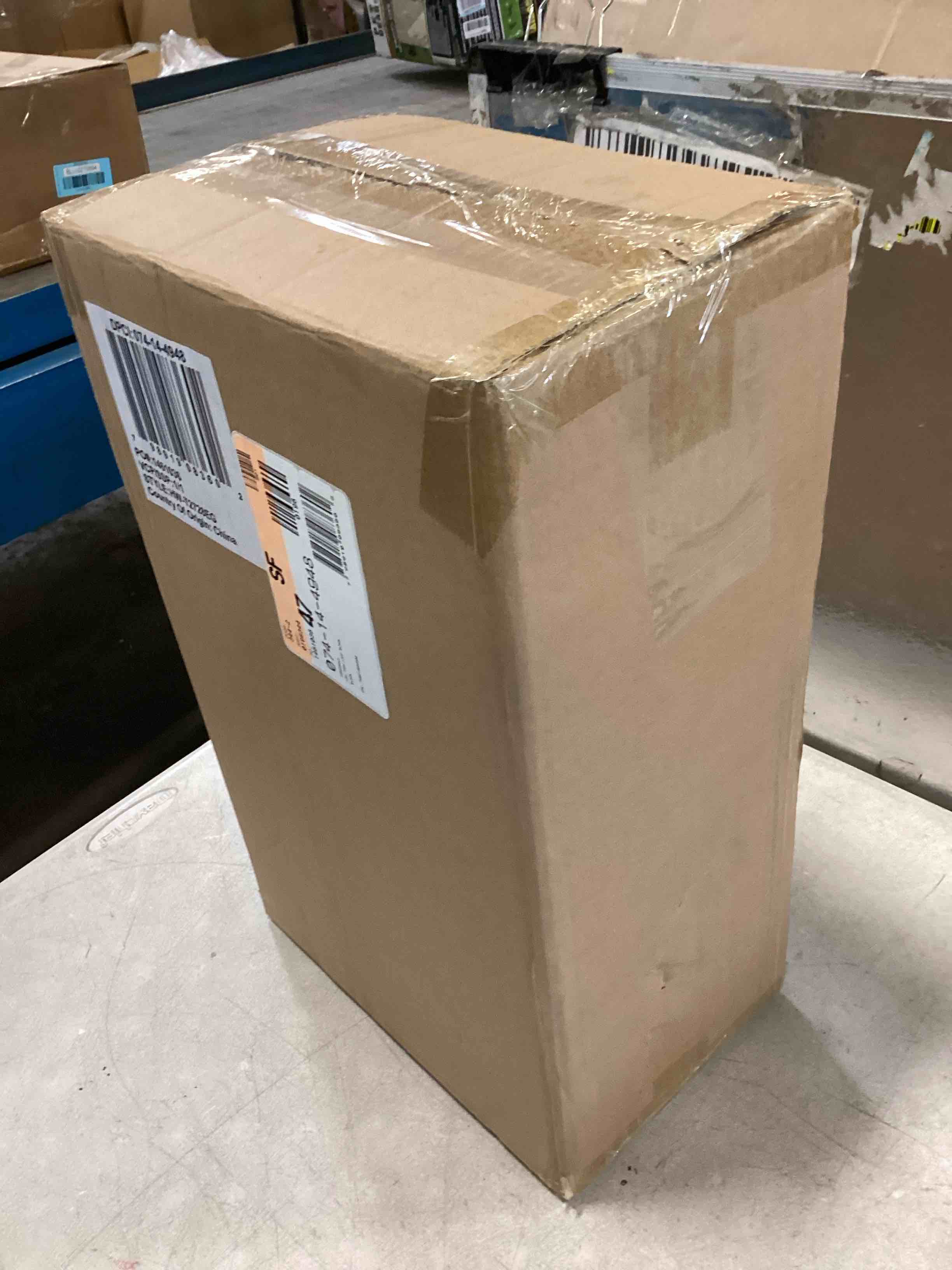https://s3.amazonaws.com/lotting-images-prod/bidfta/BLU5701762_1715189878728.jpeg