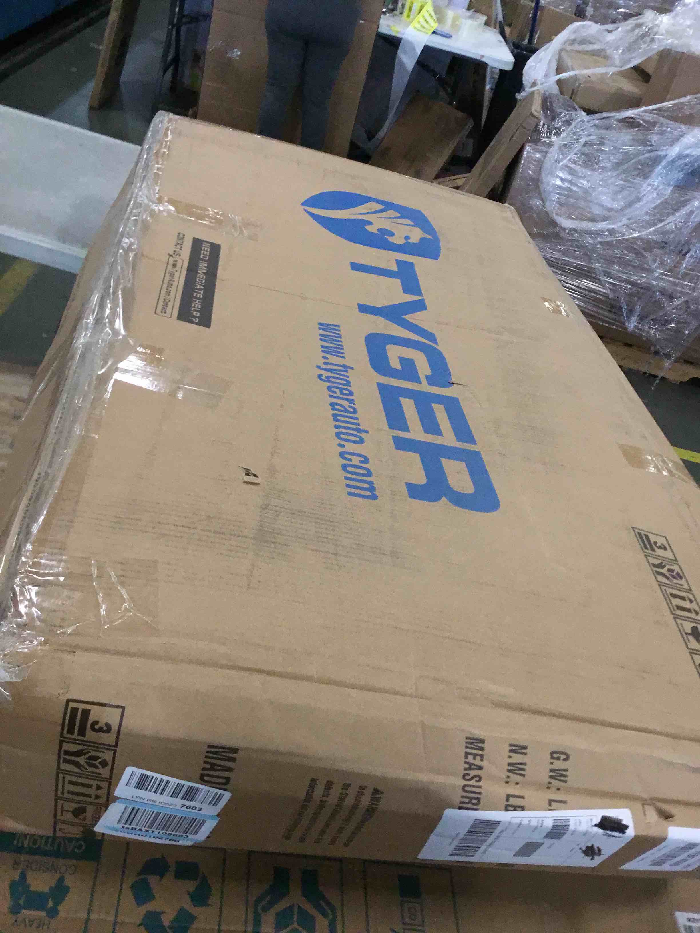https://s3.amazonaws.com/lotting-images-prod/bidfta/BLU5701959_1714651867273.jpeg
