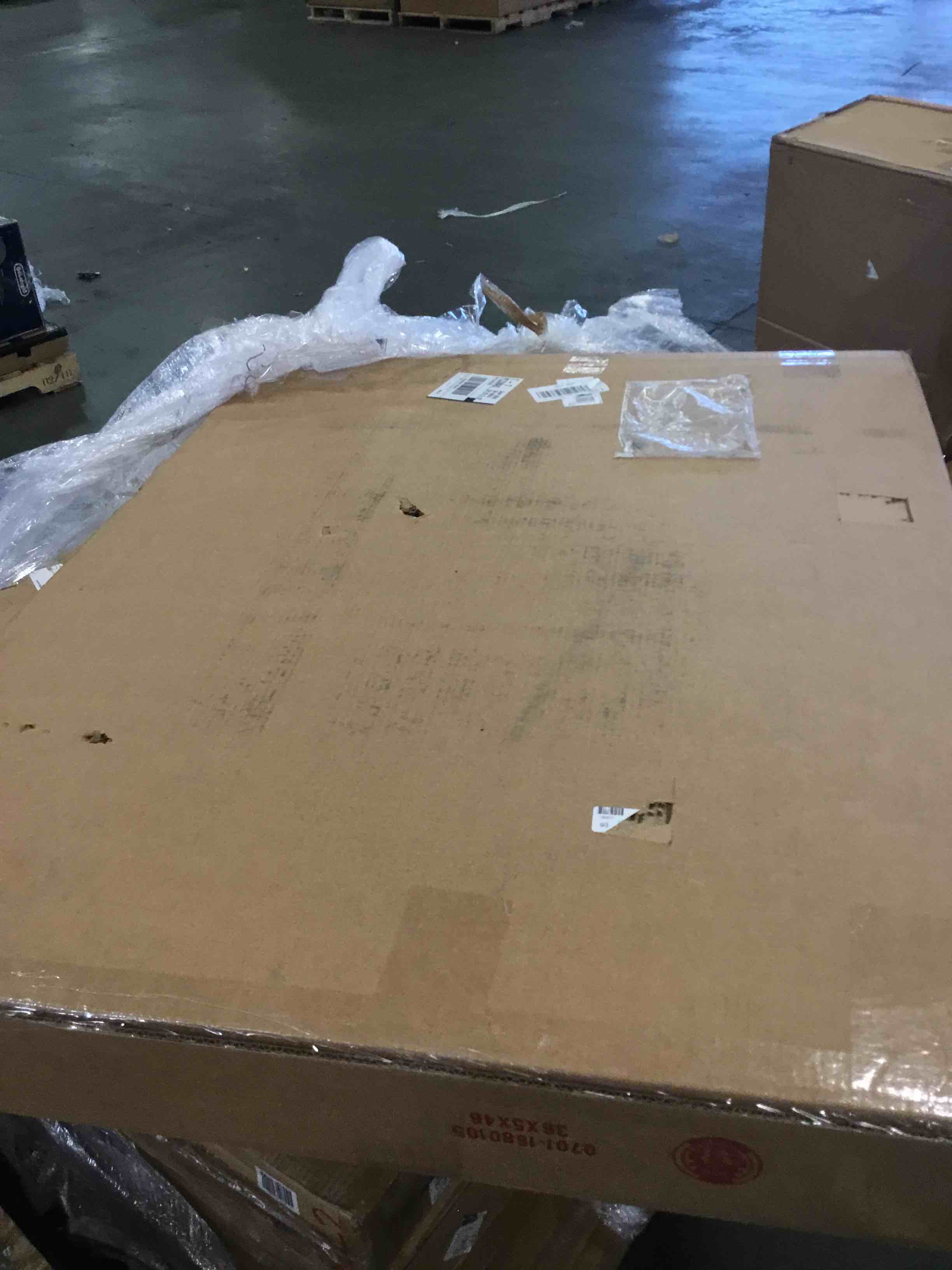 https://s3.amazonaws.com/lotting-images-prod/bidfta/BLU5702121_1714665800819.jpeg