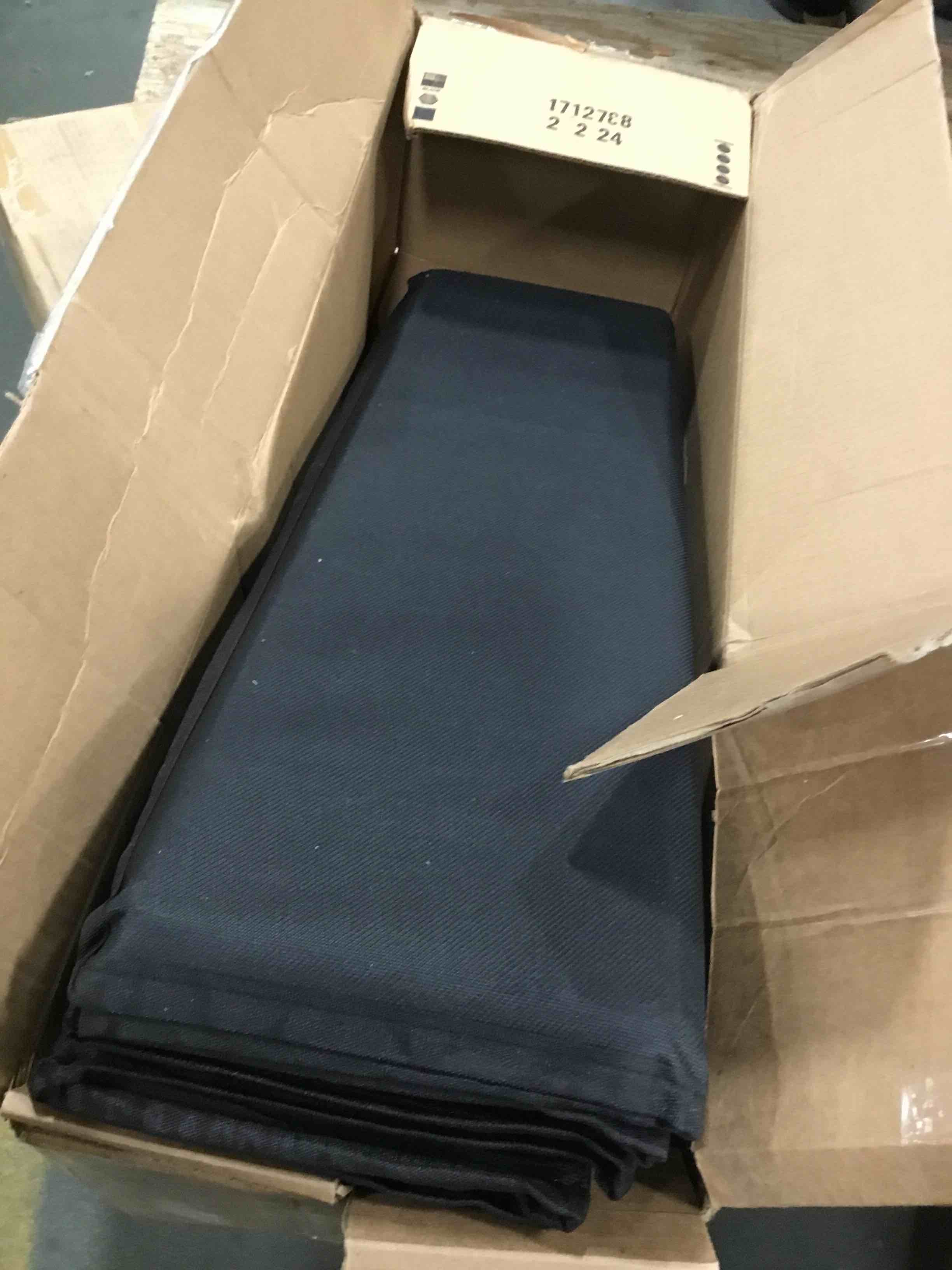 https://s3.amazonaws.com/lotting-images-prod/bidfta/BLU5702194_1714735596762.jpeg