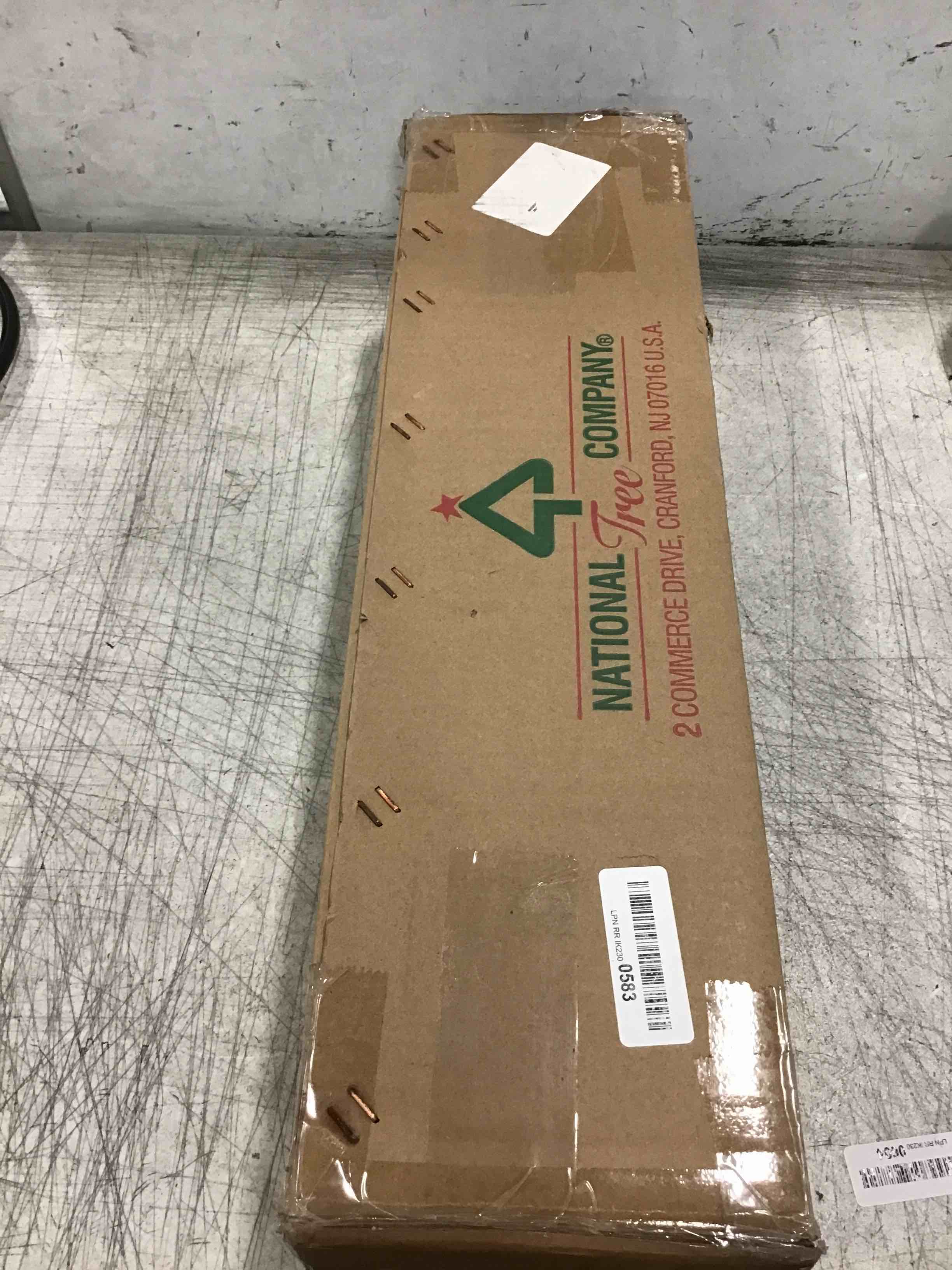 https://s3.amazonaws.com/lotting-images-prod/bidfta/BLU5702700_1714821774198.jpeg