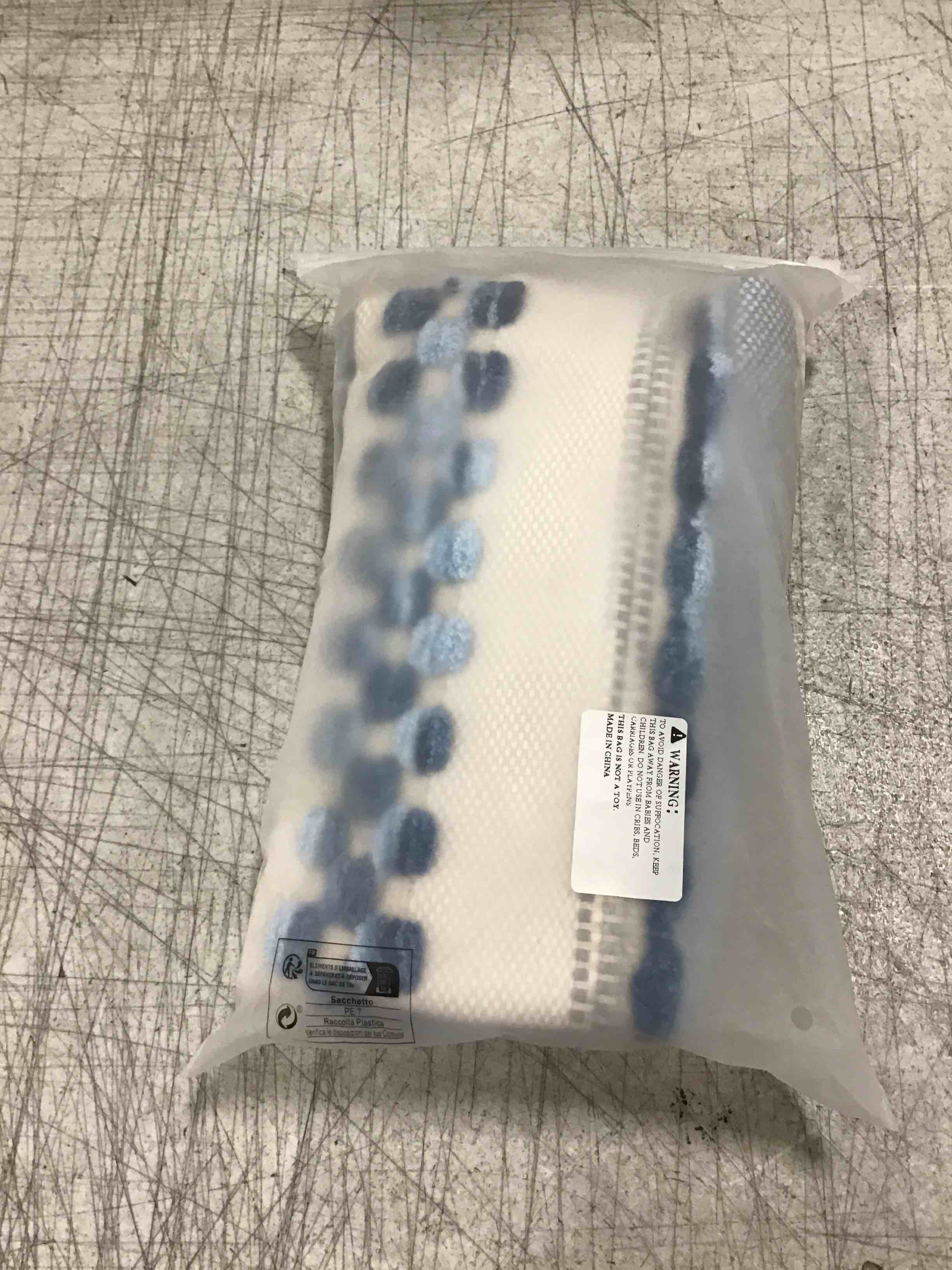 https://s3.amazonaws.com/lotting-images-prod/bidfta/BLU5702813_1714831652022.jpeg