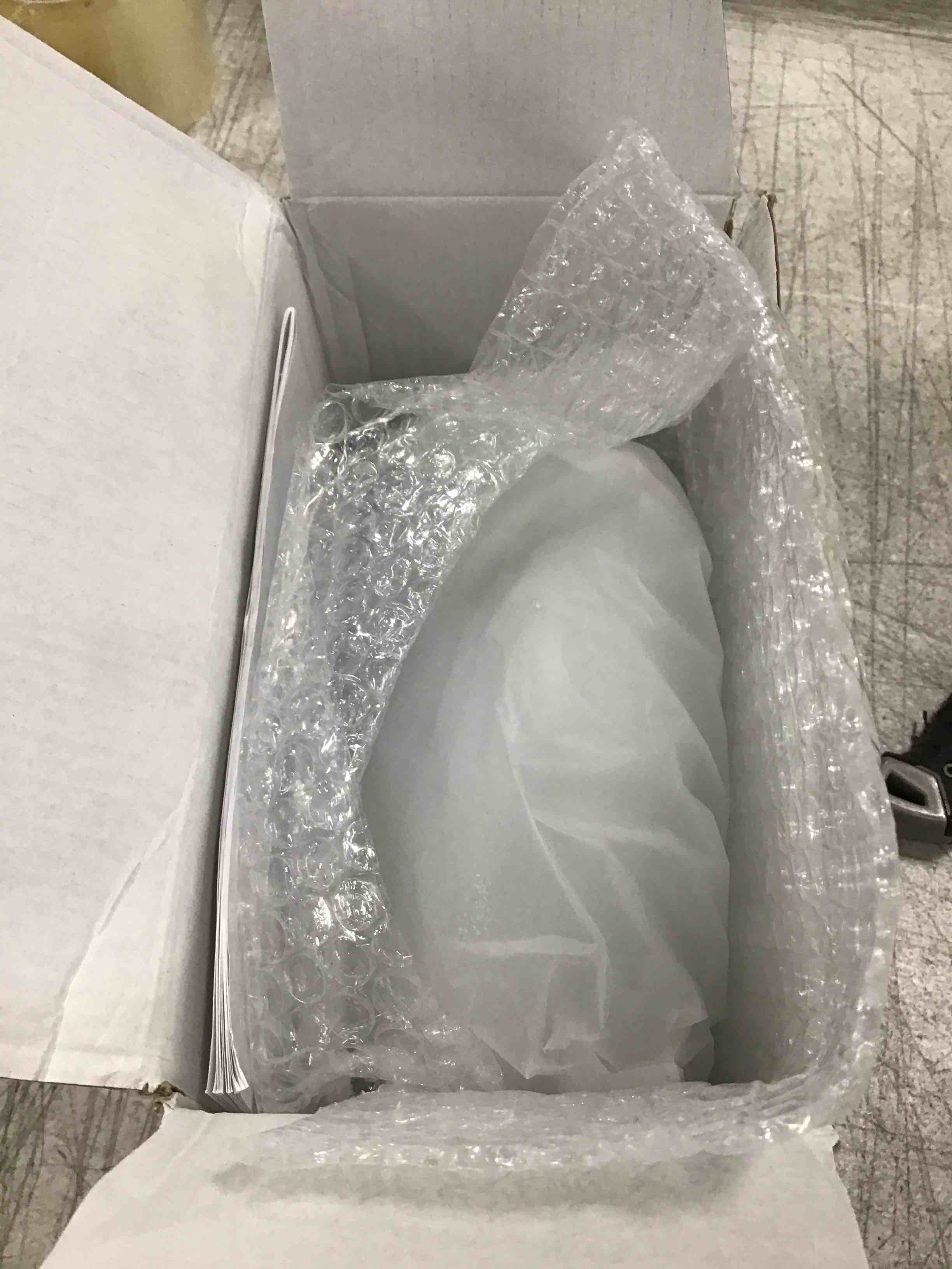 https://s3.amazonaws.com/lotting-images-prod/bidfta/BLU5702915_1714839958002.jpeg