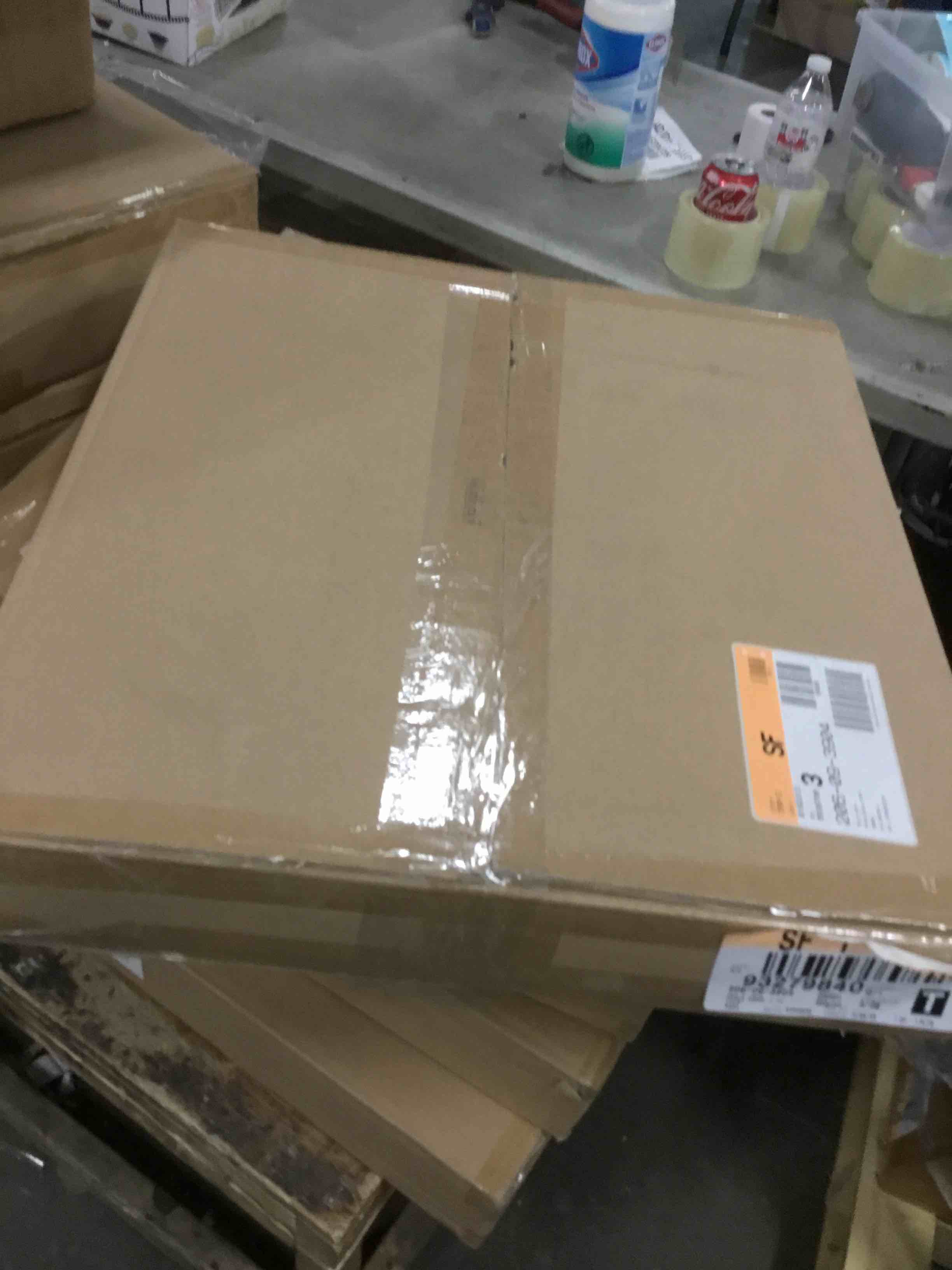 https://s3.amazonaws.com/lotting-images-prod/bidfta/BLU5703080_1715006244964.jpeg