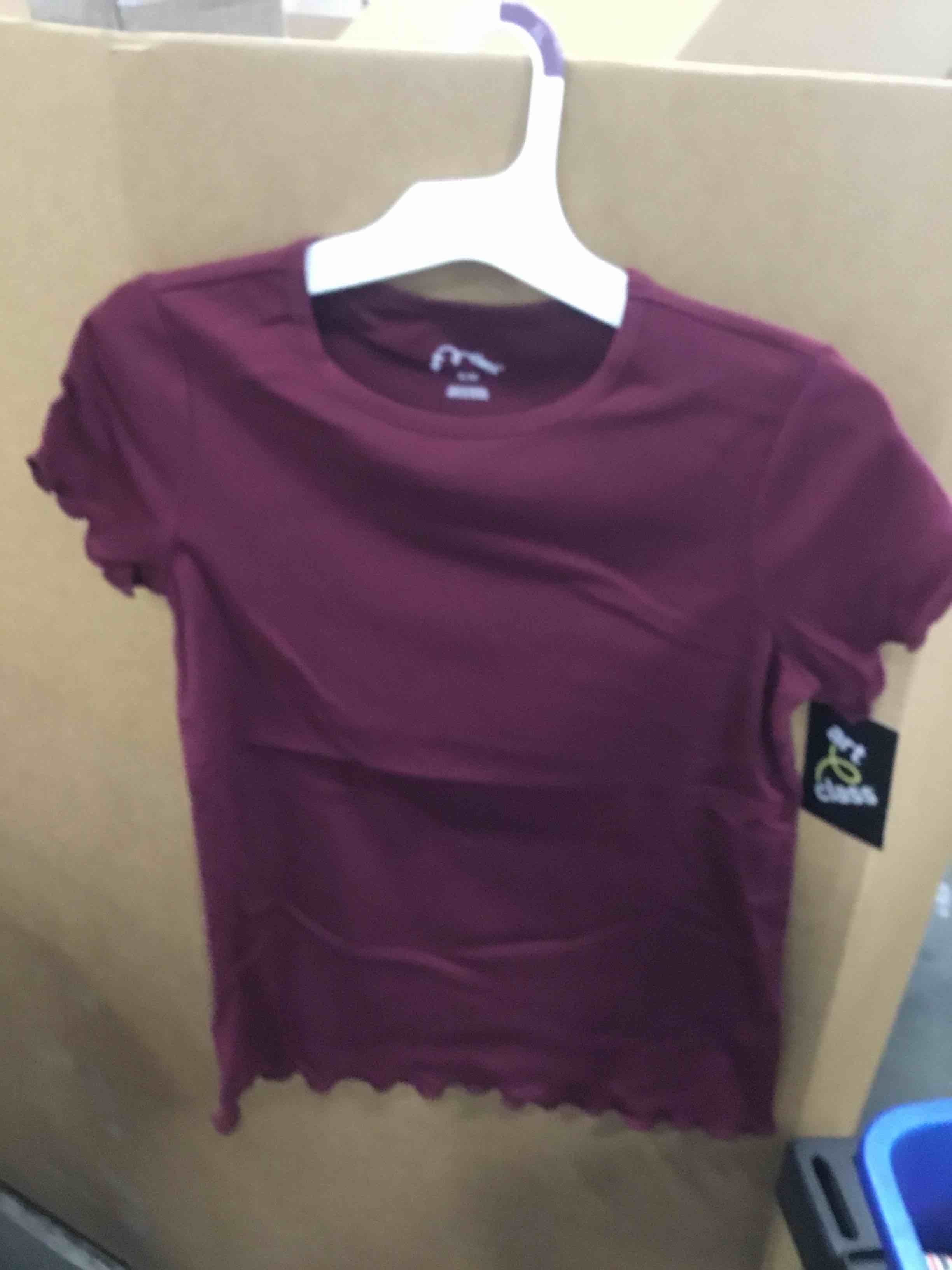 https://s3.amazonaws.com/lotting-images-prod/bidfta/BLU5703278_1715023992734.jpeg