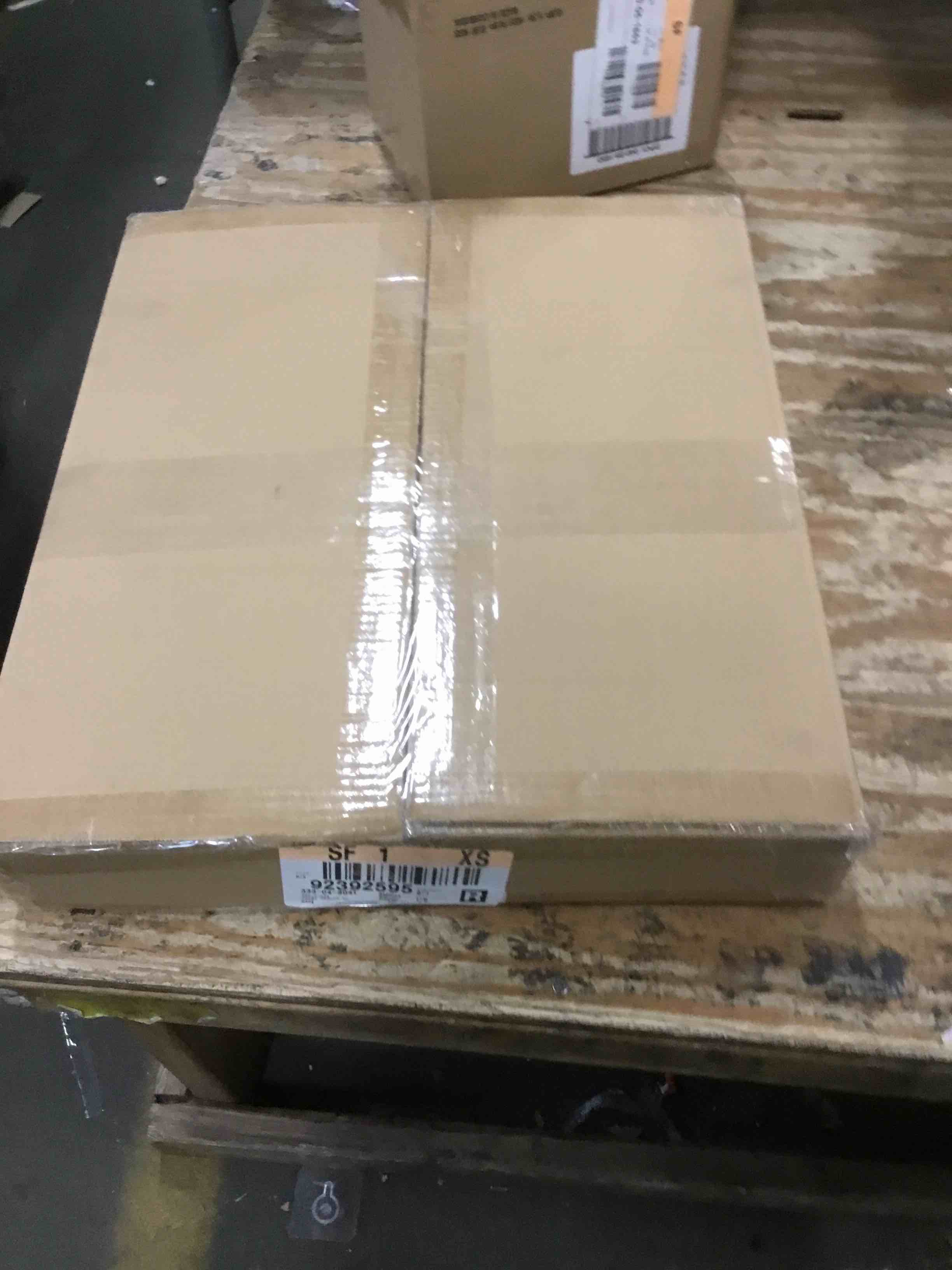 https://s3.amazonaws.com/lotting-images-prod/bidfta/BLU5703278_1715024047379.jpeg