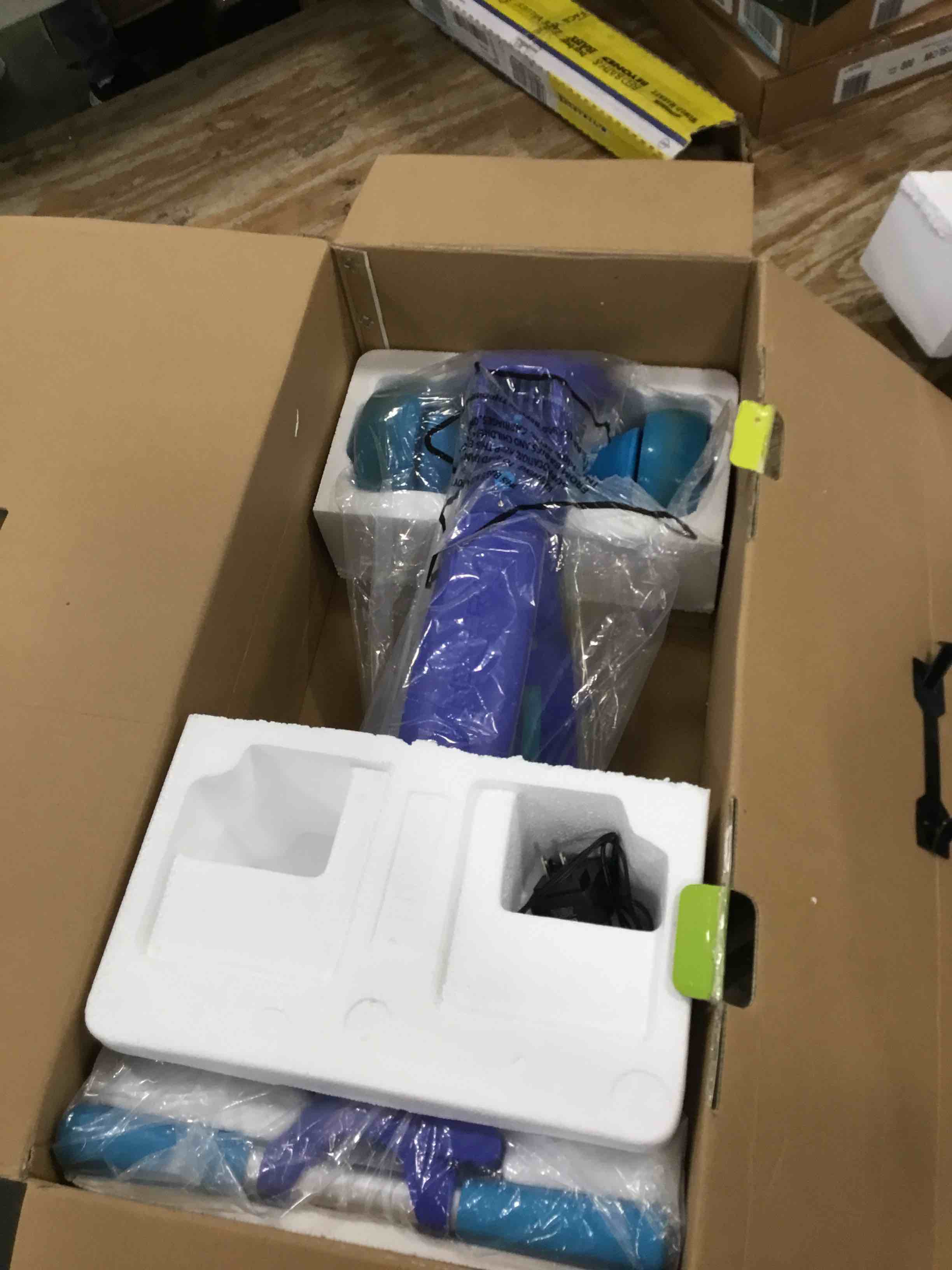 https://s3.amazonaws.com/lotting-images-prod/bidfta/BLU5703341_1715085178707.jpeg