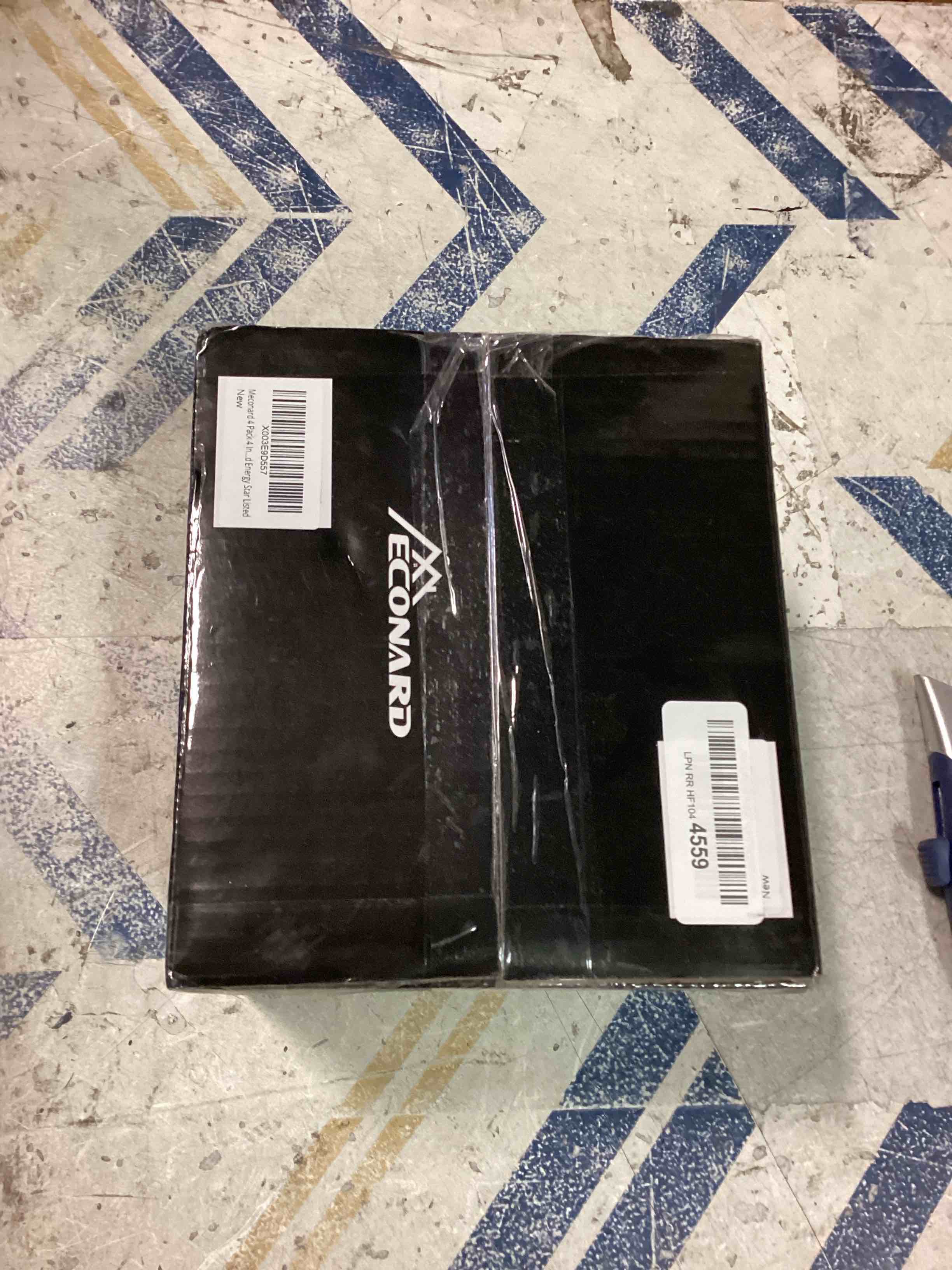 https://s3.amazonaws.com/lotting-images-prod/bidfta/BLU5703522_1714743915277.jpeg